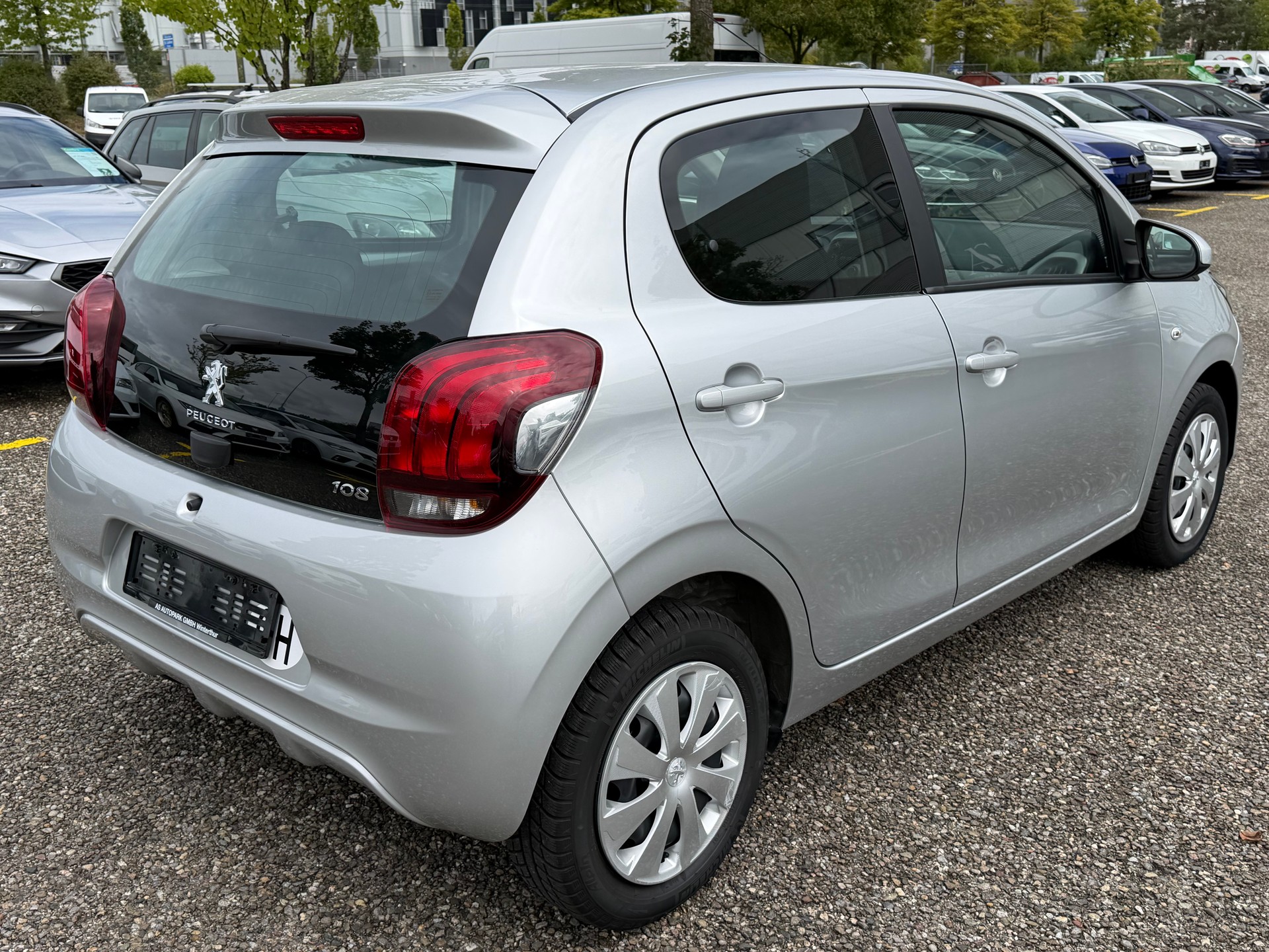PEUGEOT 108 1.0 VTi Envy-image-4