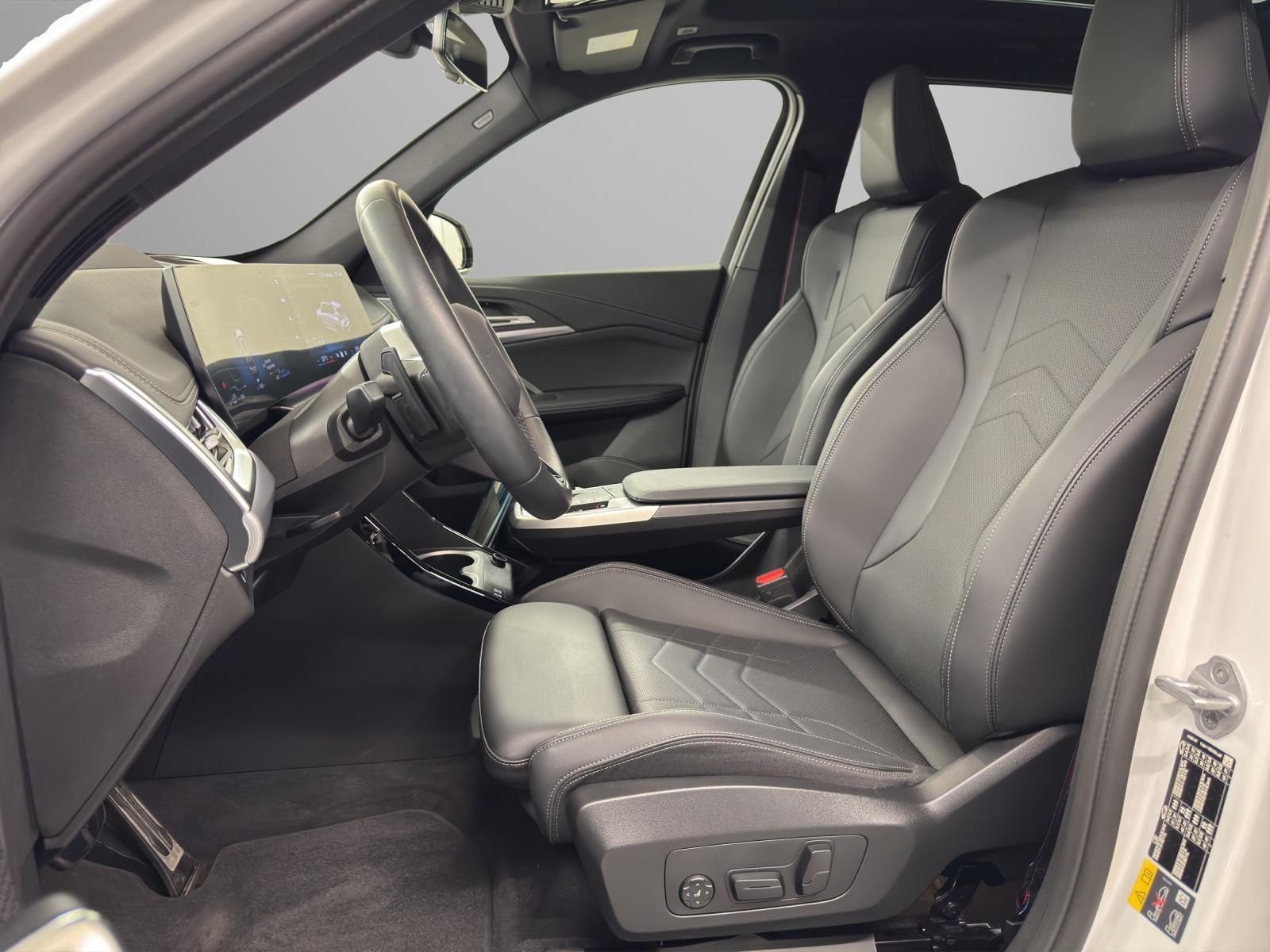 BMW X1 30e xDrive paddles-image-10