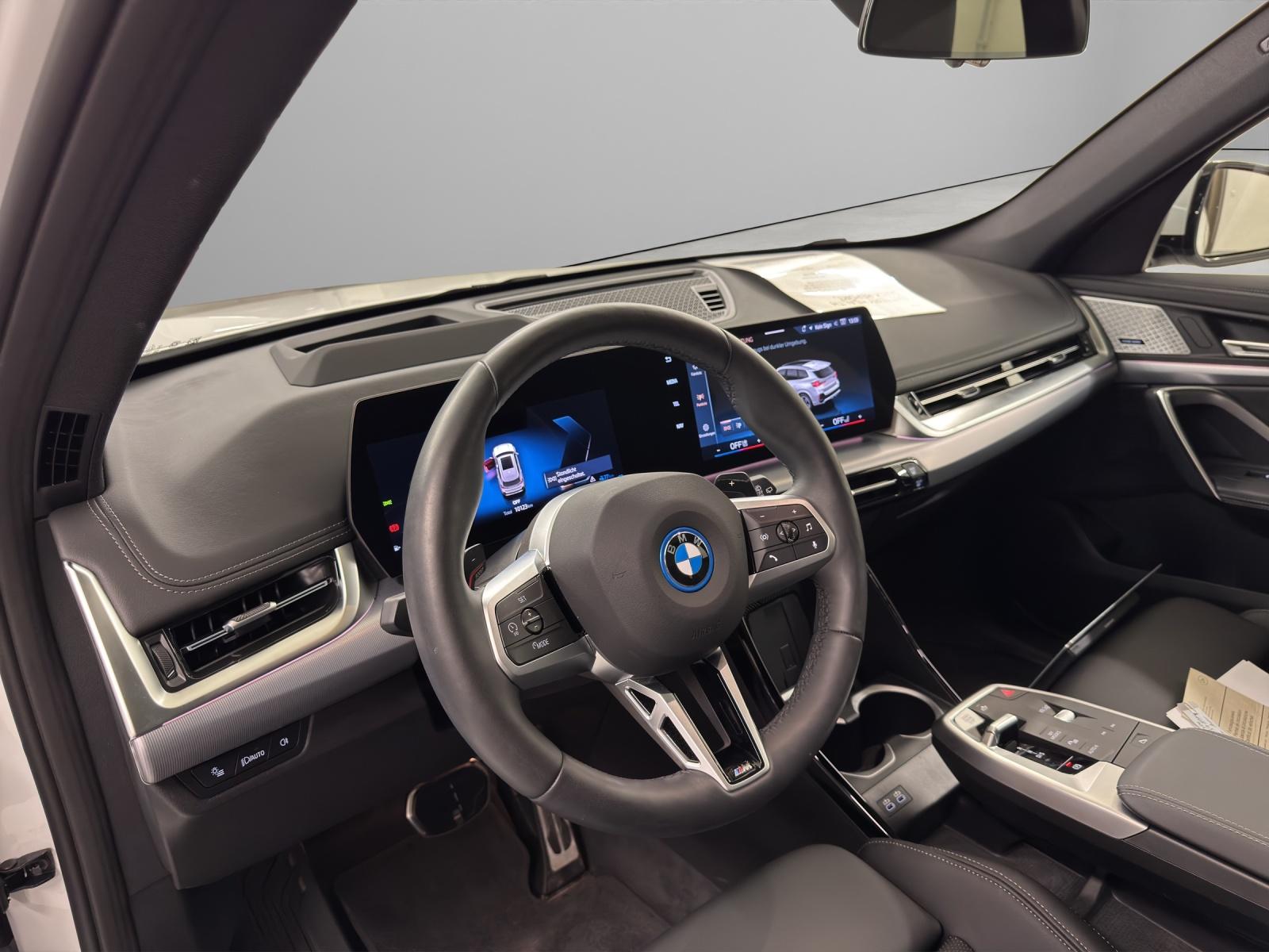 BMW X1 30e xDrive paddles-image-11