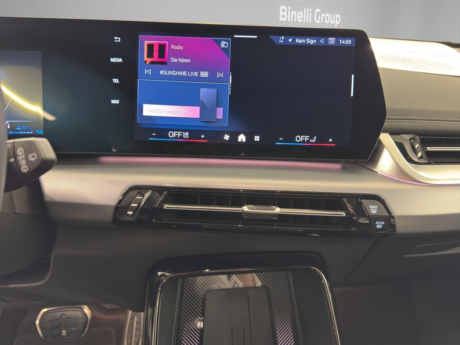 BMW X1 30e xDrive paddles-image-18