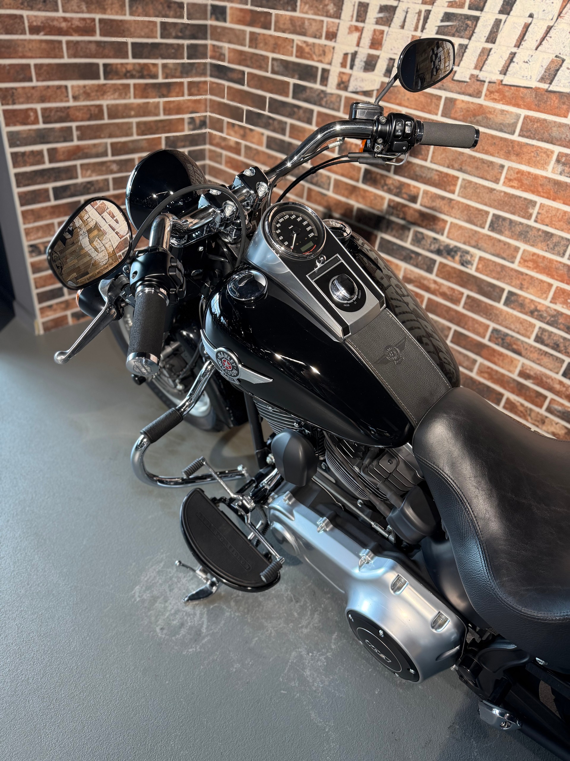 HARLEY-DAVIDSON FLSTFB Fat Boy Special ABS-showroom-element-3