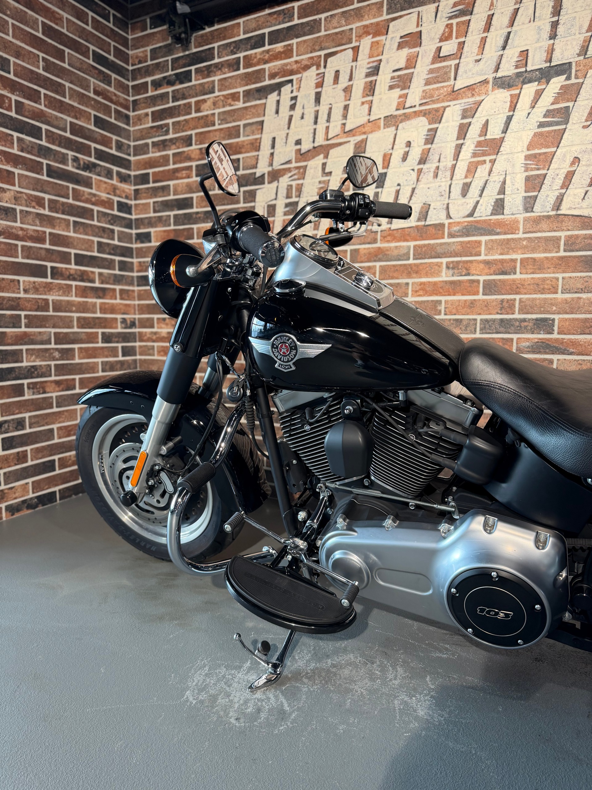 HARLEY-DAVIDSON FLSTFB Fat Boy Special ABS-showroom-element-1