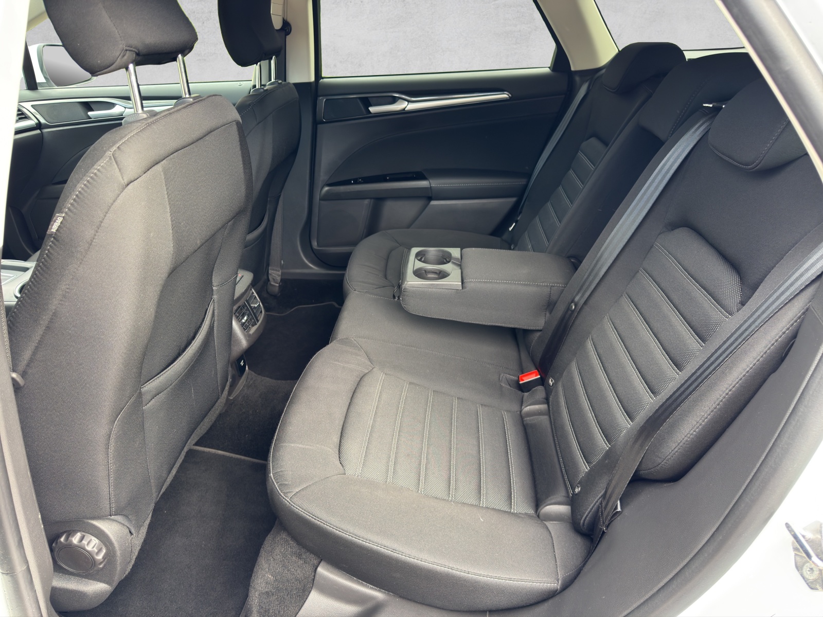 FORD Mondeo 2.0 TDCi Trend Automatik-image-11