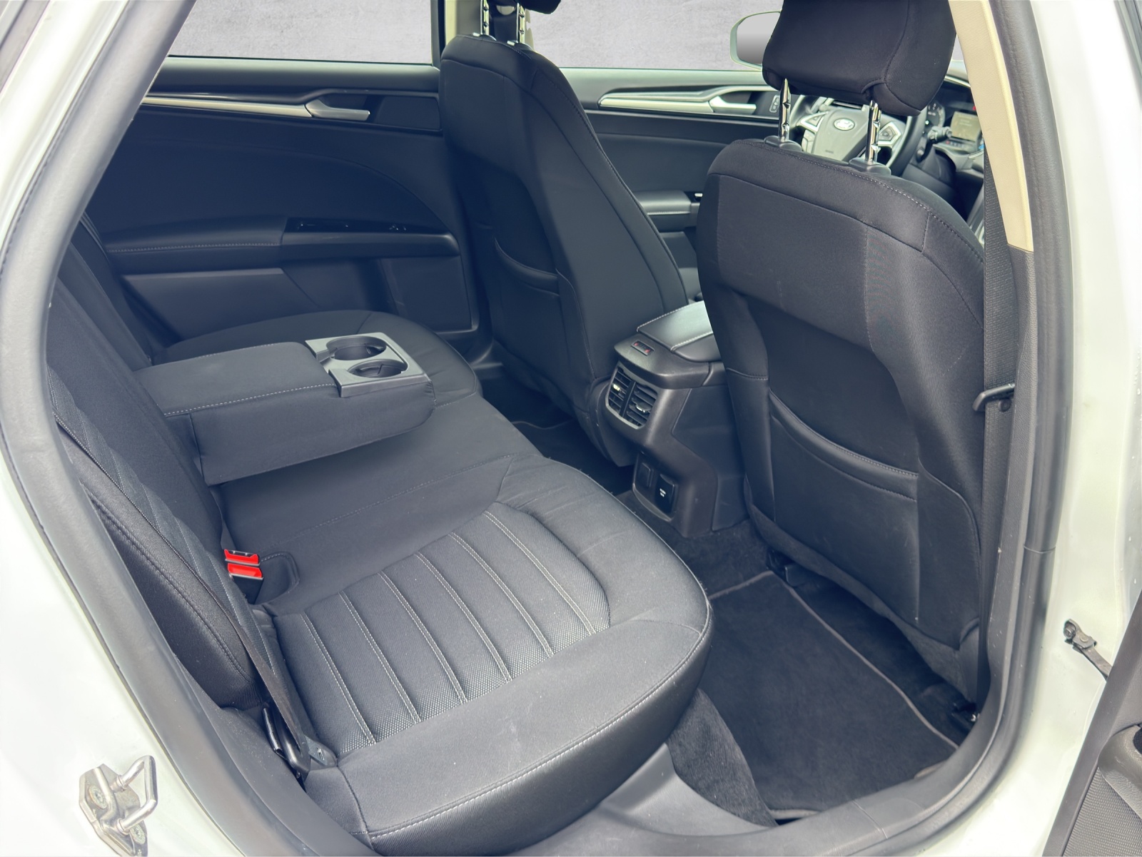 FORD Mondeo 2.0 TDCi Trend Automatik-image-16