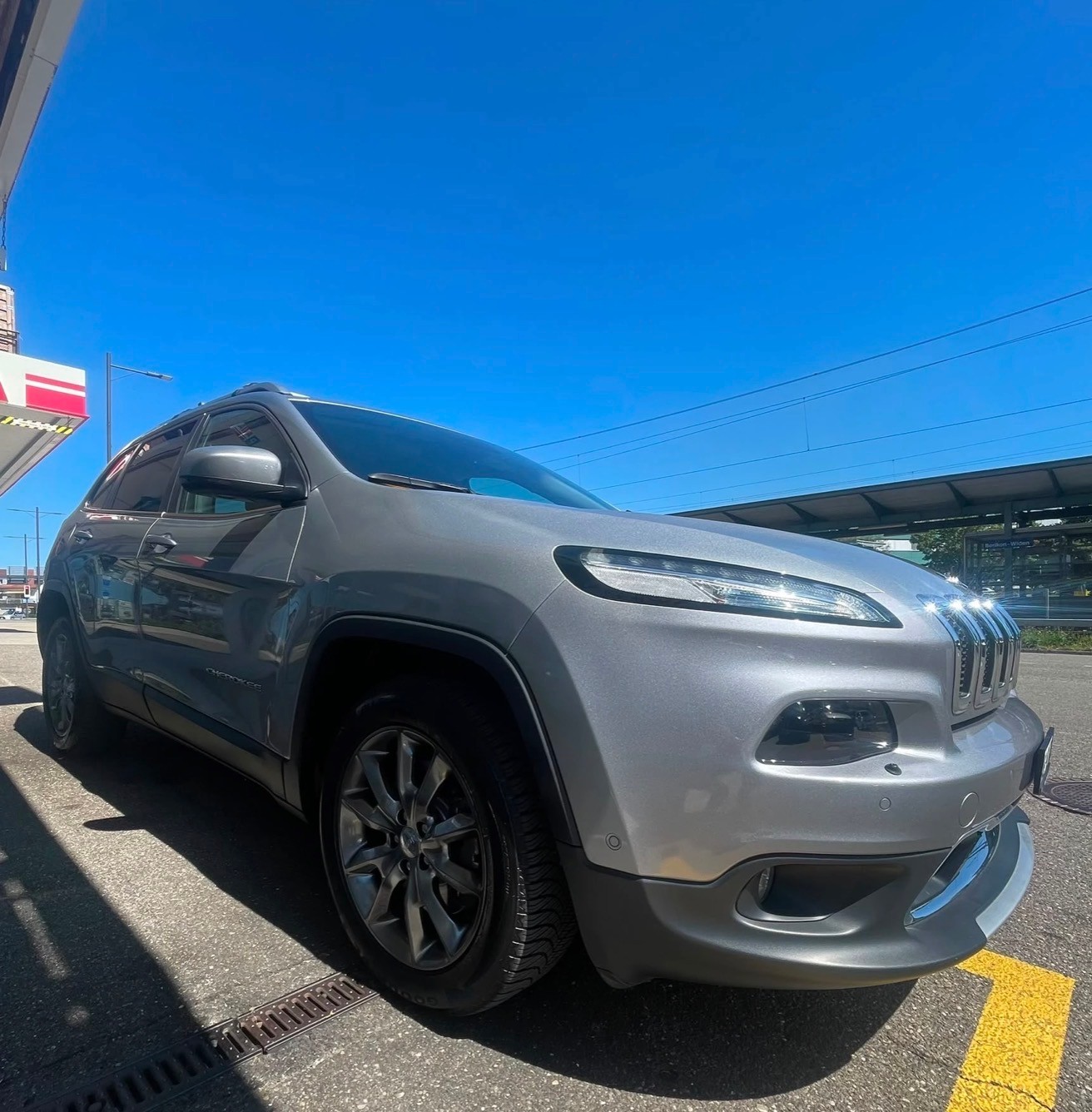 JEEP Cherokee 2.0 TD Limited AWD 9ATX | CH-Fahrzeug | Topausstattung | Neupreisvorteil 73% | Panorama | ACC | Leder | Navi-image-3