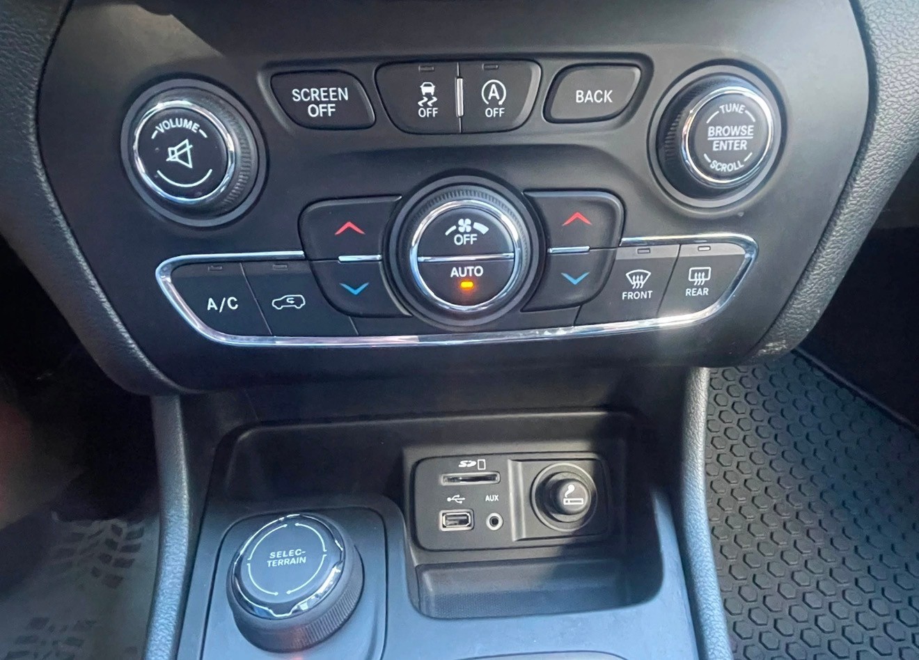 JEEP Cherokee 2.0 TD Limited AWD 9ATX | CH-Fahrzeug | Topausstattung | Neupreisvorteil 73% | Panorama | ACC | Leder | Navi-image-11