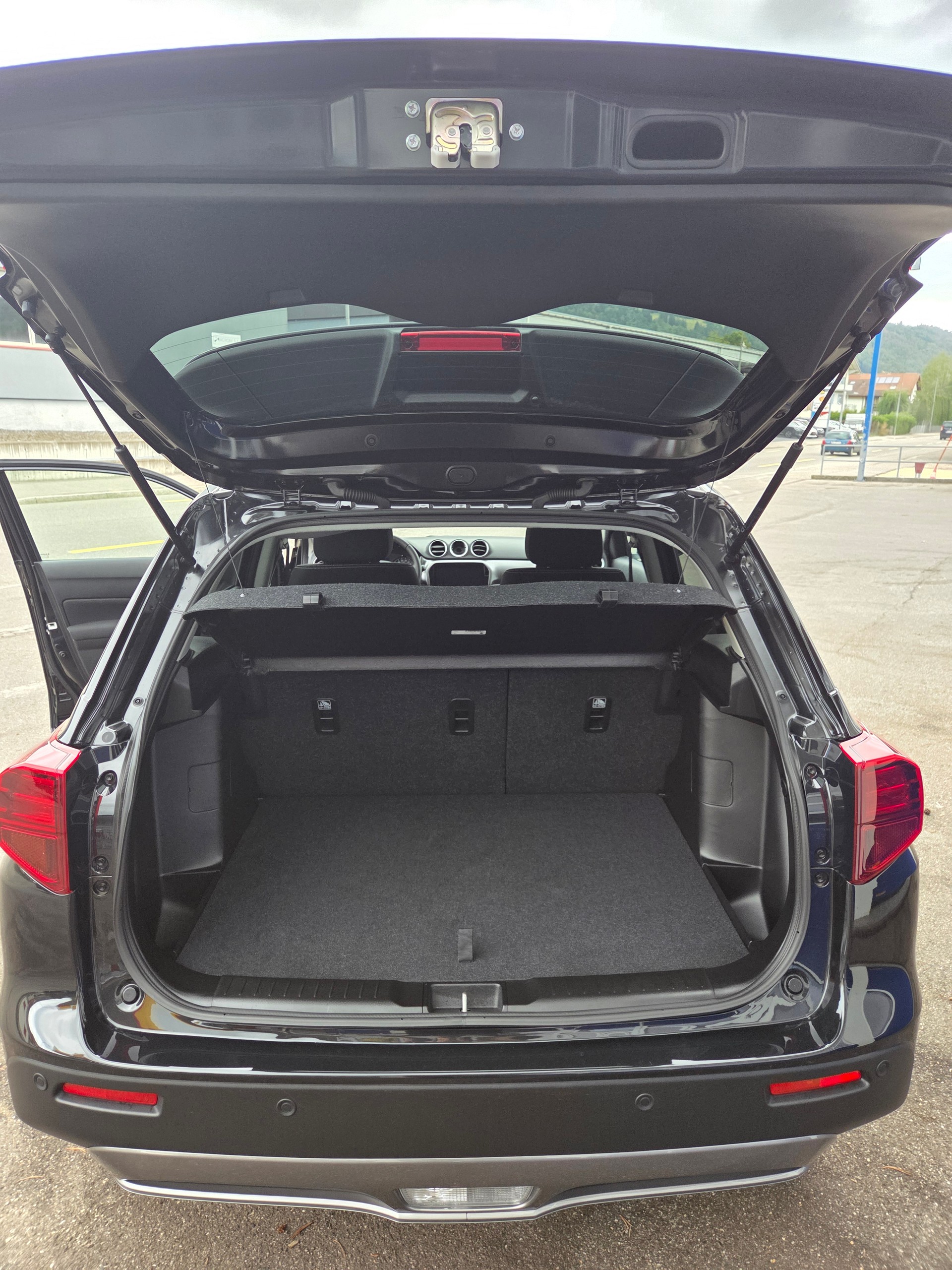 SUZUKI Vitara 1.4 Boosterjet Compact + 4x4 Hybrid Automatic-image-12