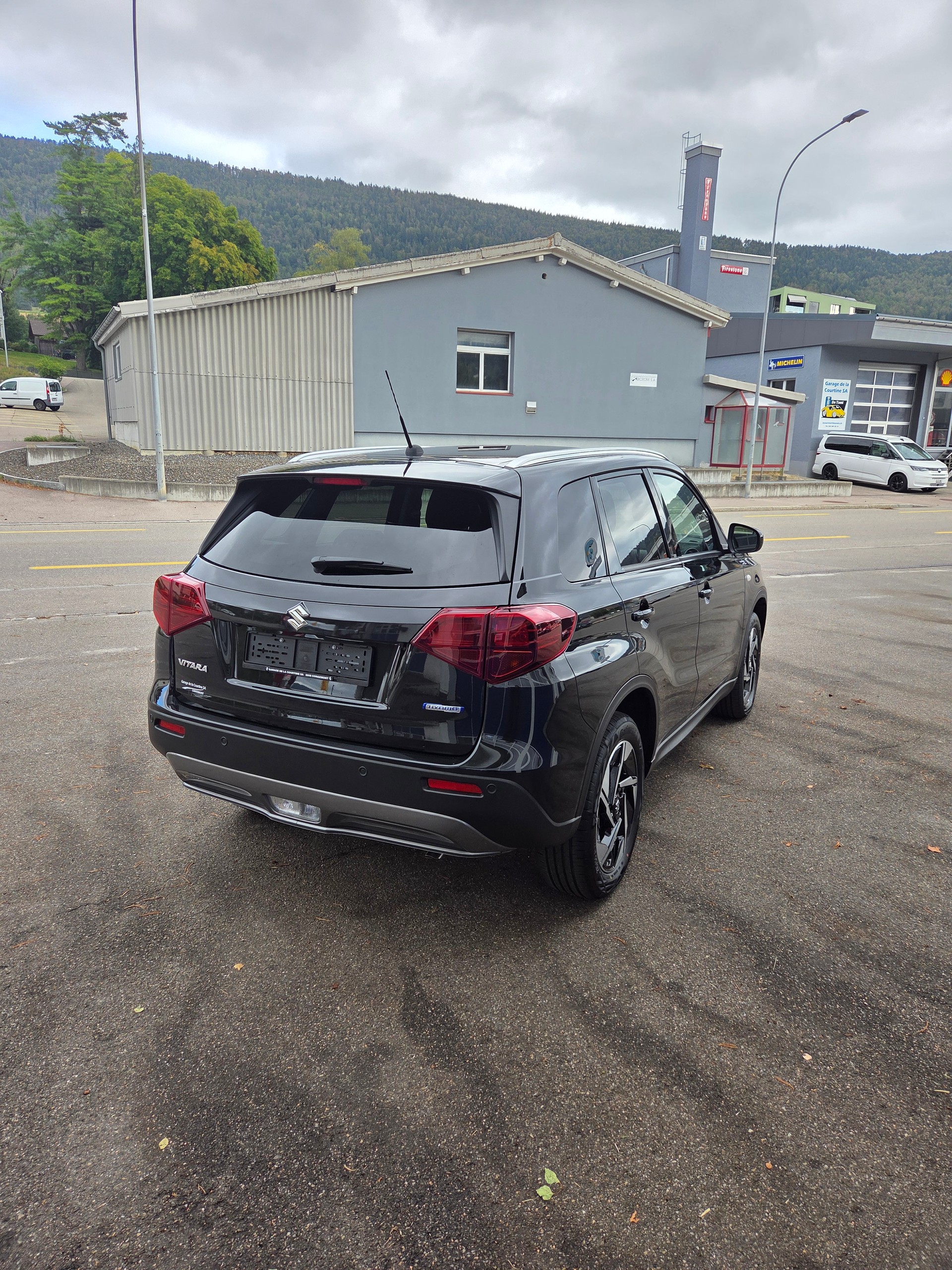 SUZUKI Vitara 1.4 Boosterjet Compact + 4x4 Hybrid Automatic-image-2