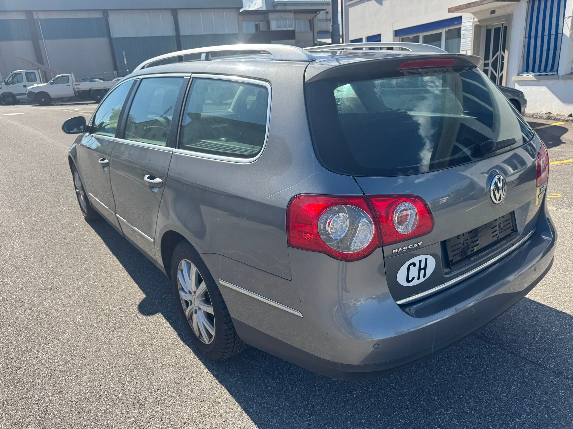VW Passat Variant 2.0 TDI Highline 4Motion-image-6