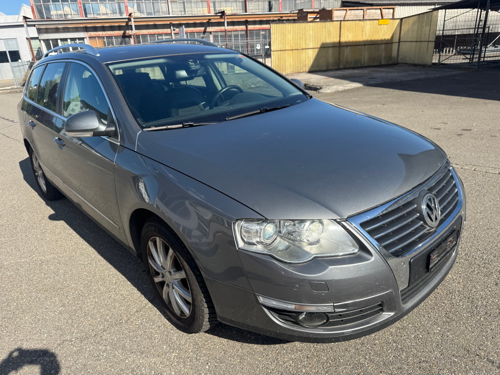 VW Passat Variant 2.0 TDI Highline 4Motion-image-2