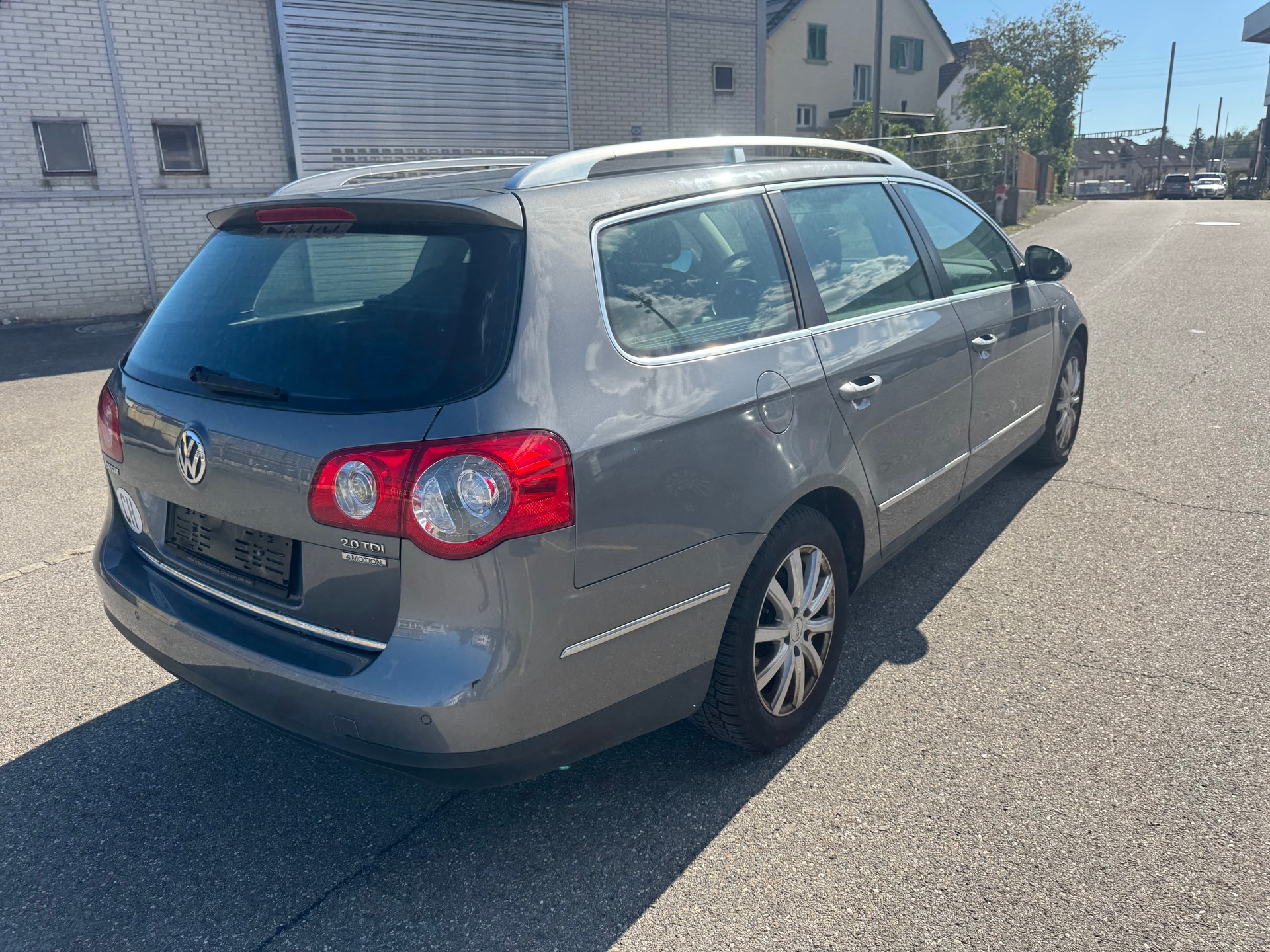 VW Passat Variant 2.0 TDI Highline 4Motion-image-4