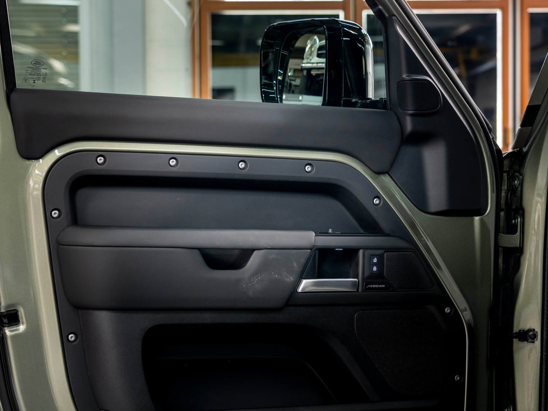 LAND ROVER Defender 110 3.0 D I6 250 S AWD AT8-image-28