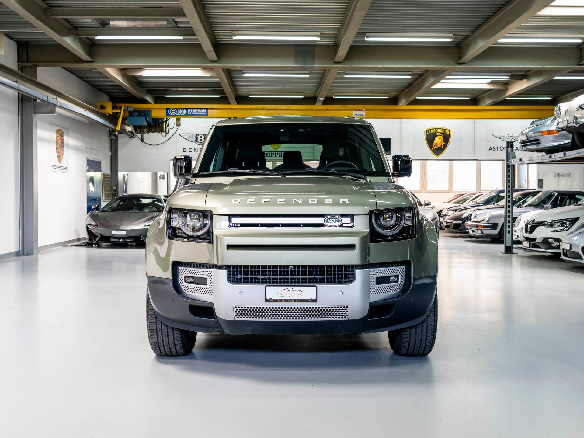 LAND ROVER Defender 110 3.0 D I6 250 S AWD AT8-image-1