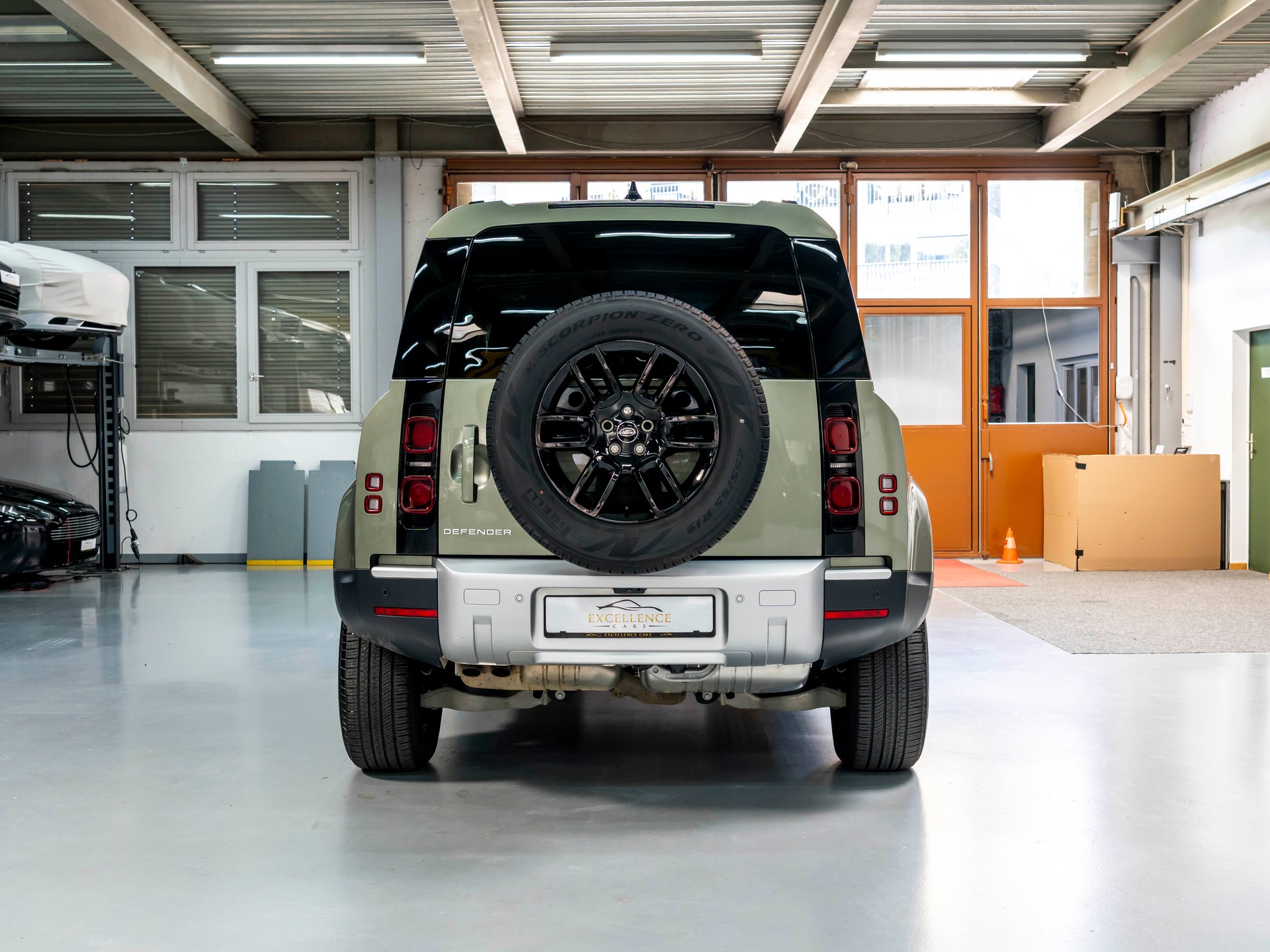 LAND ROVER Defender 110 3.0 D I6 250 S AWD AT8-image-4