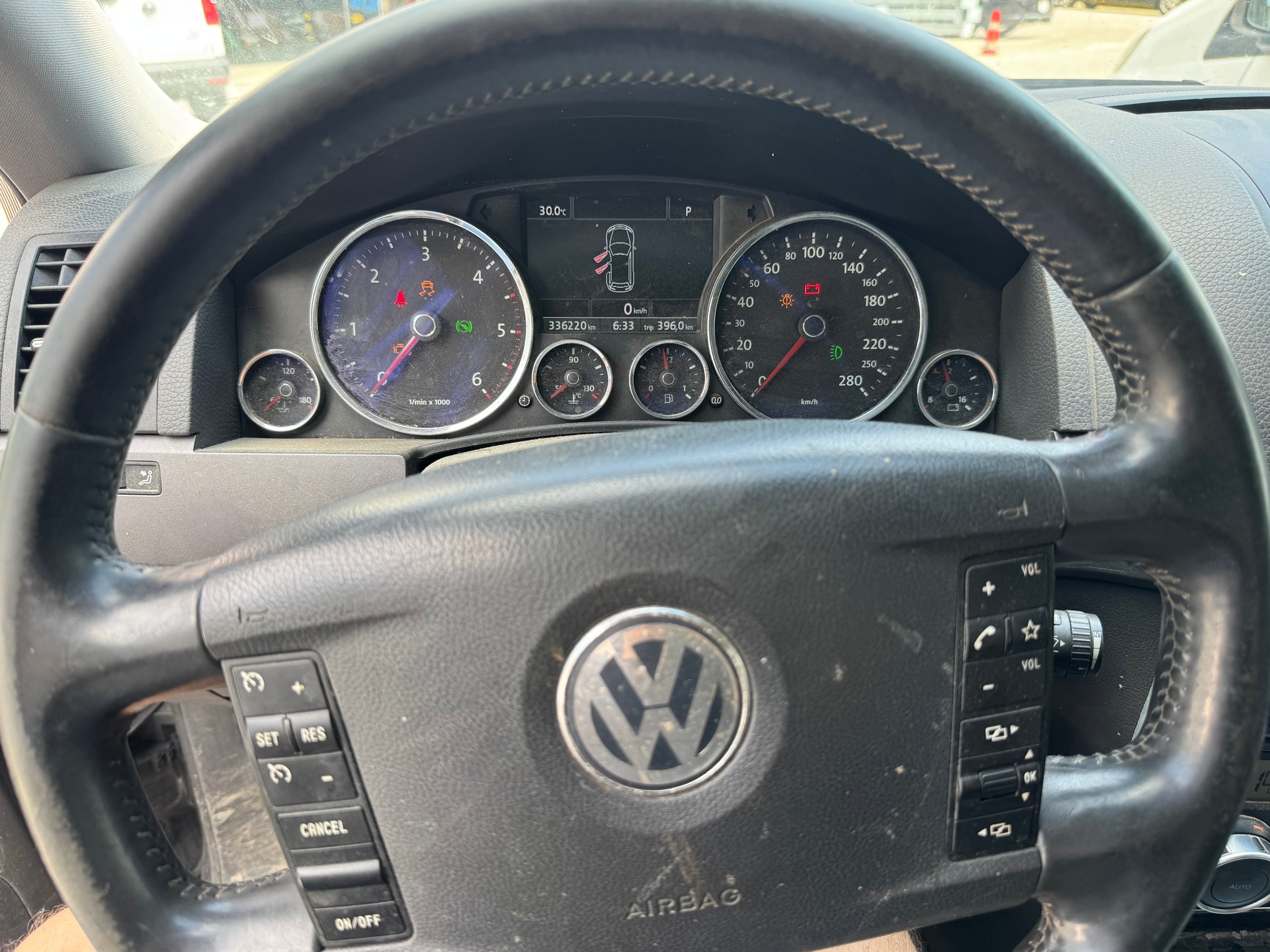VW TOUAREG-image-8