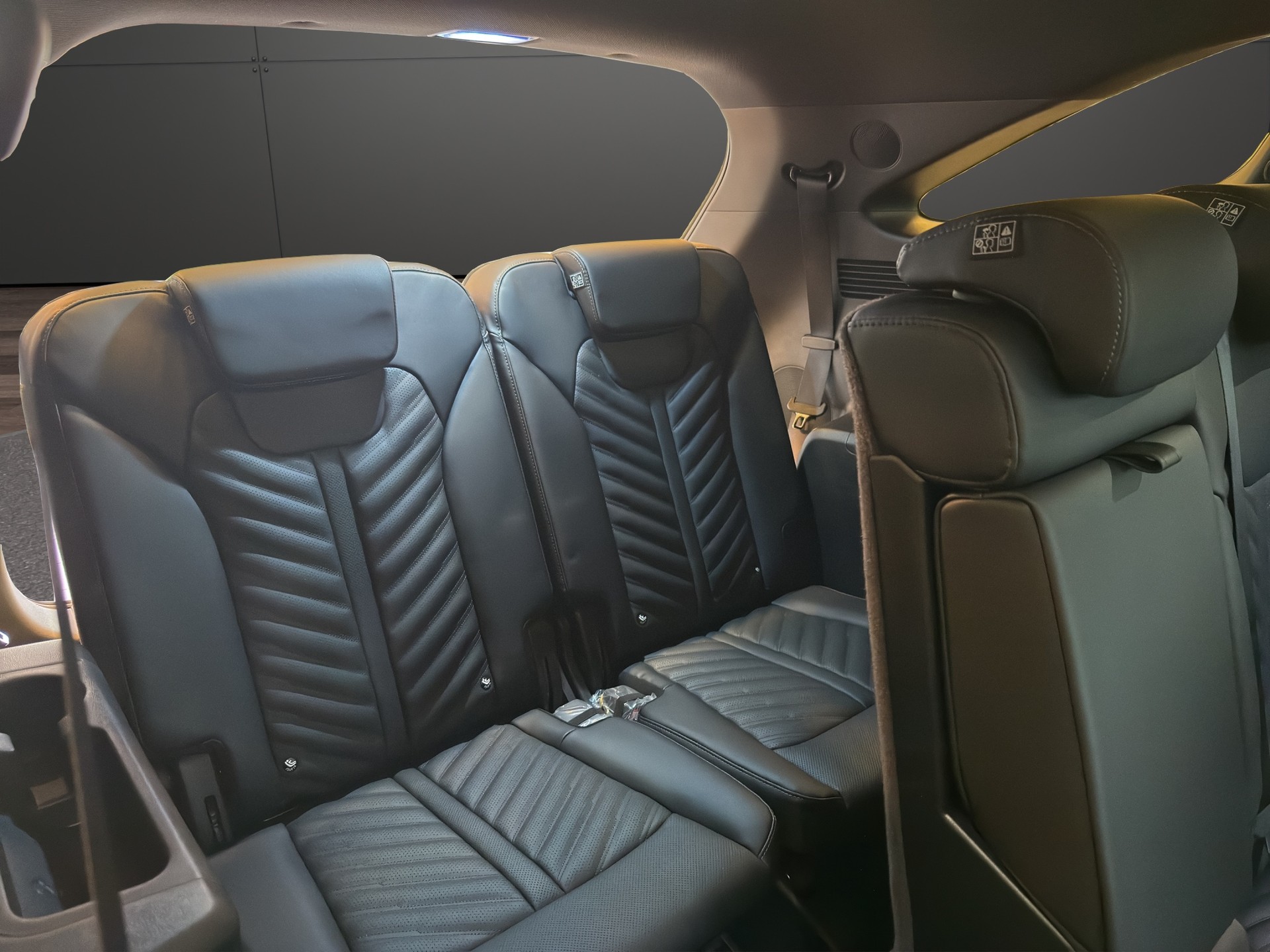 KIA Sorento 1.6 T-GDi HEV 7P Style-image-7