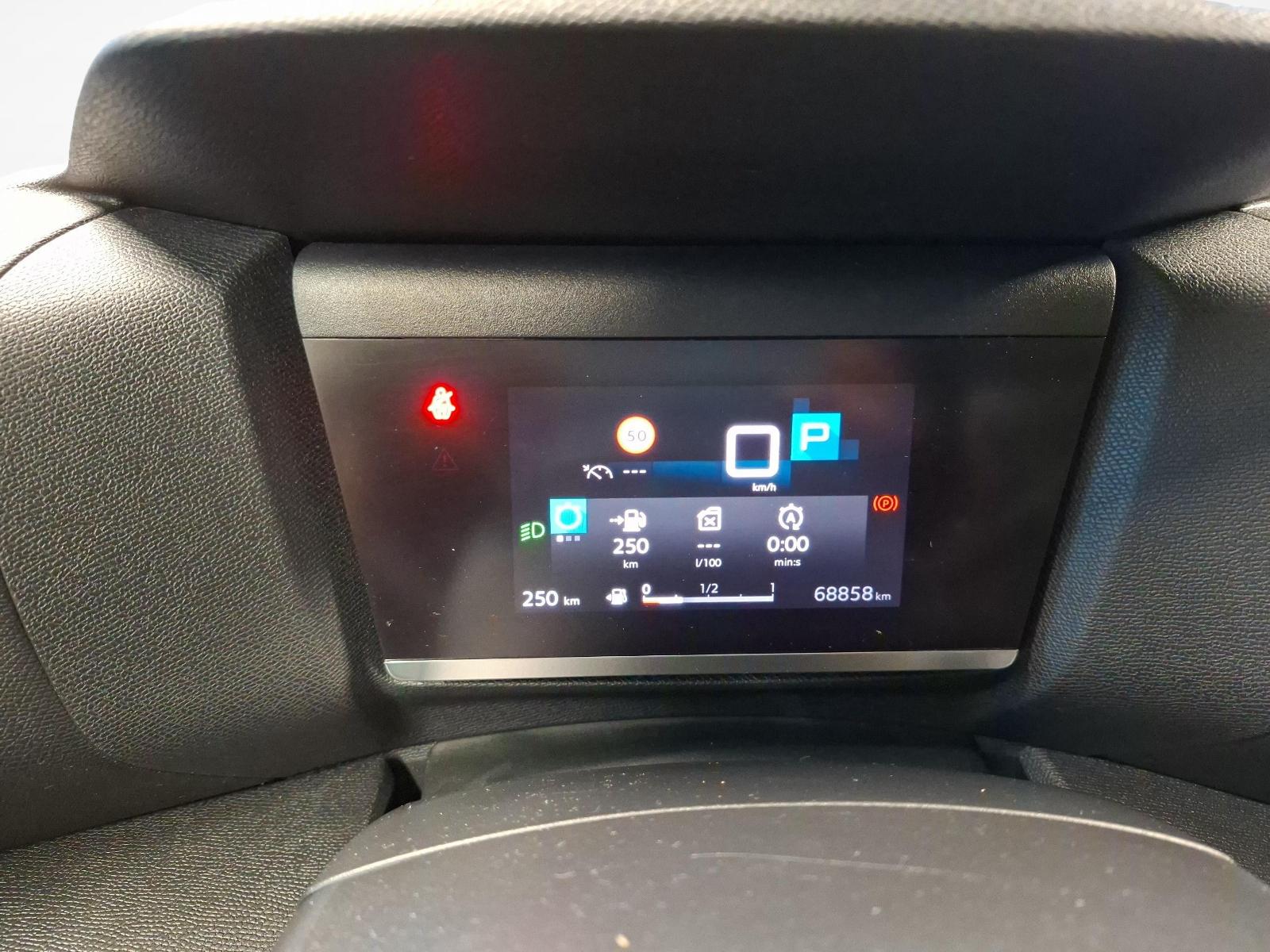 CITROEN C4 1.2 PureTech Swiss Edition-image-12