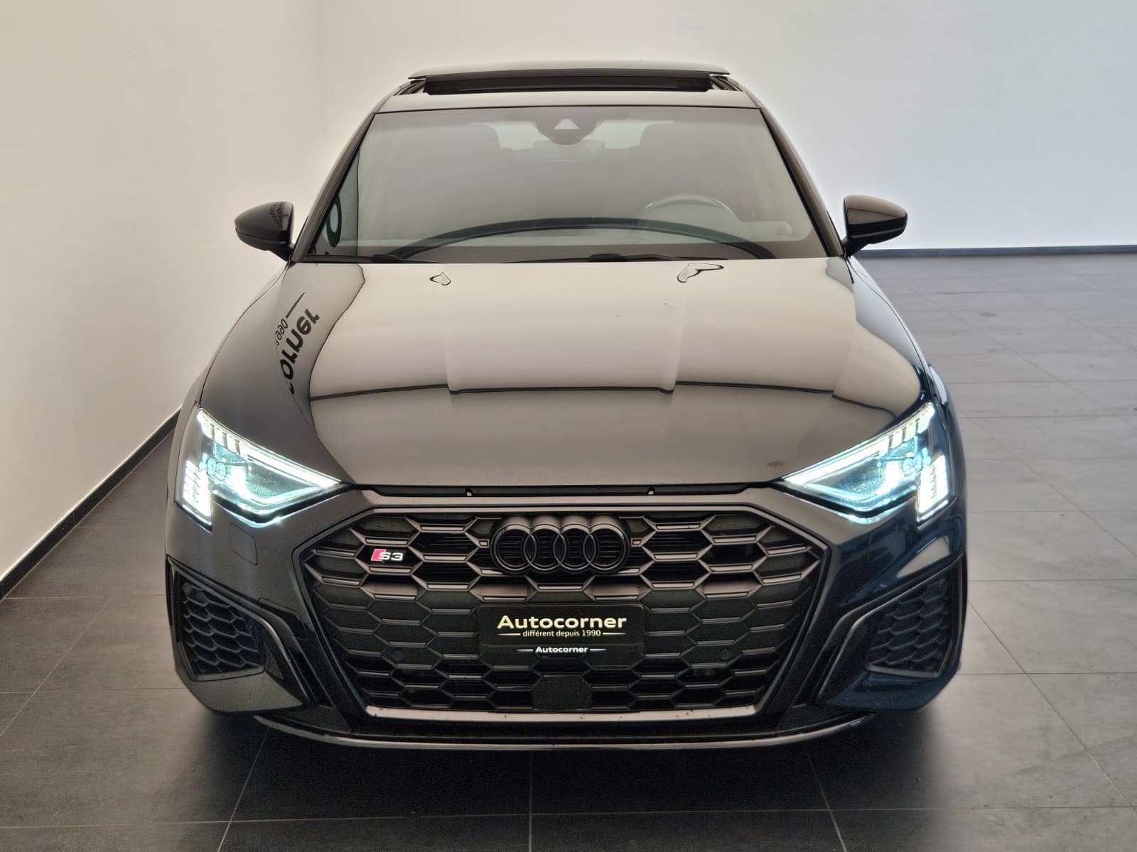 AUDI S3 Sportback 2.0 TFSI quattro S-tronic-showroom-element-3
