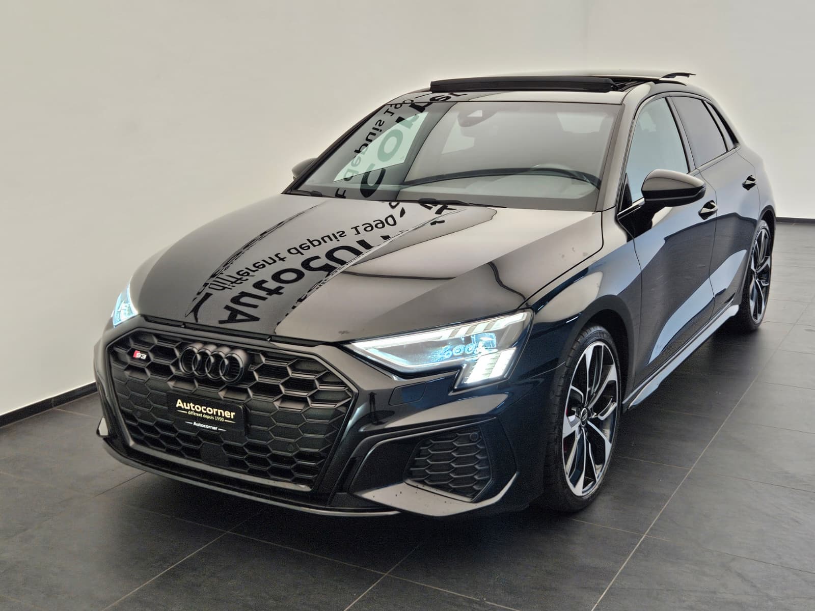 AUDI S3 Sportback 2.0 TFSI quattro S-tronic-showroom-element-2