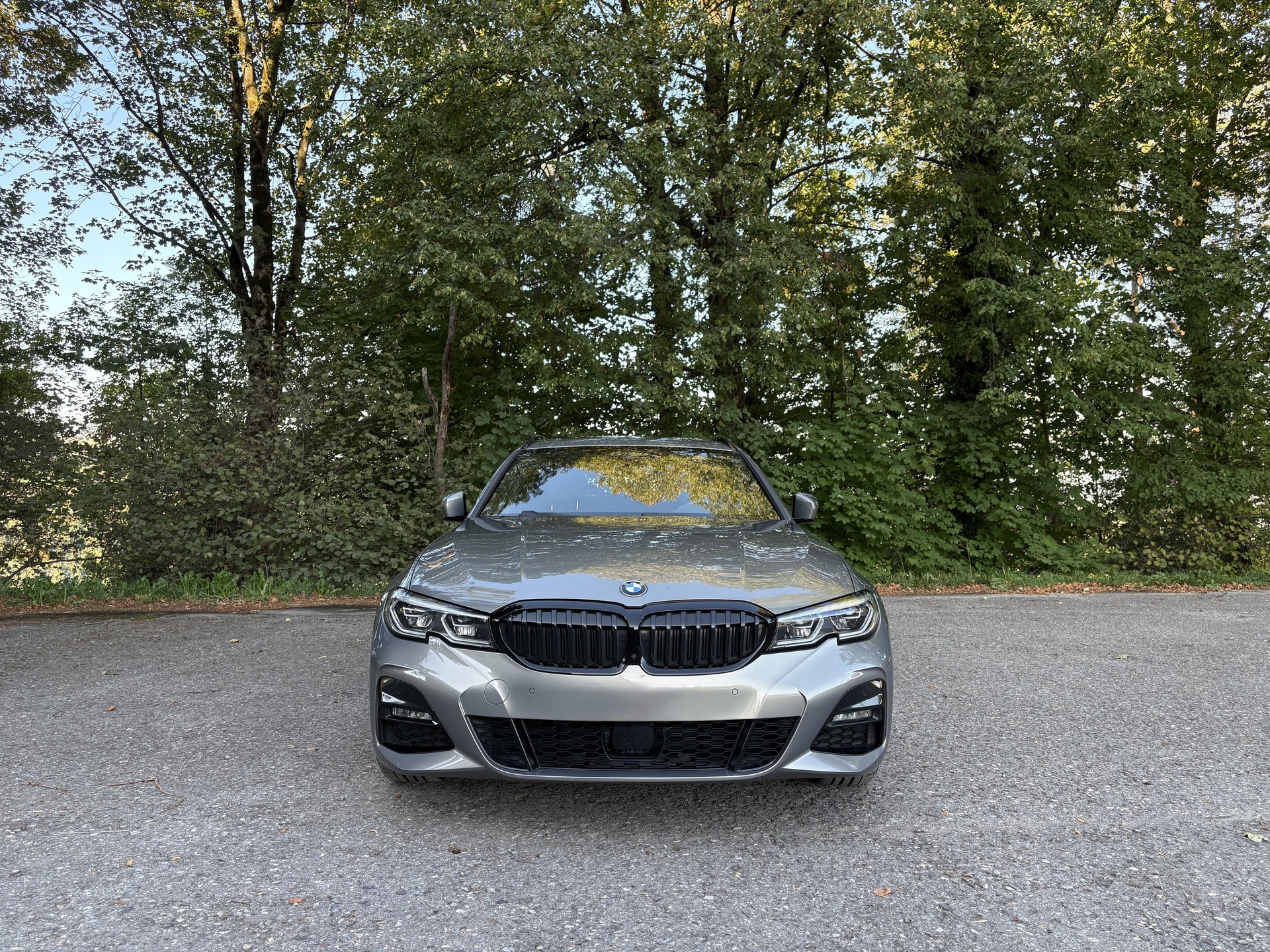 BMW 320d xDrive-image-1