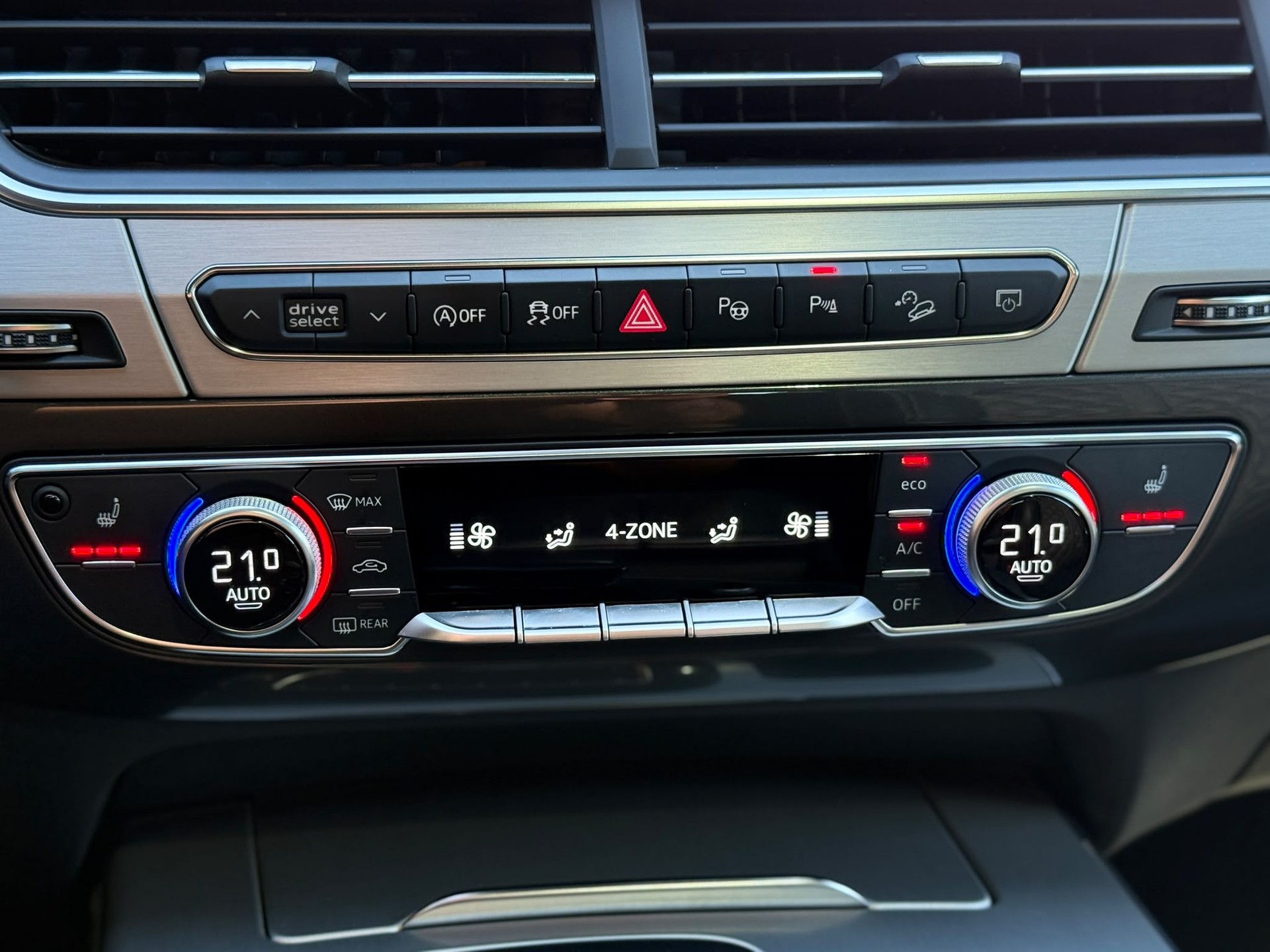 AUDI SQ7 4.0 V8 TDI quattro T-Tronic-image-24