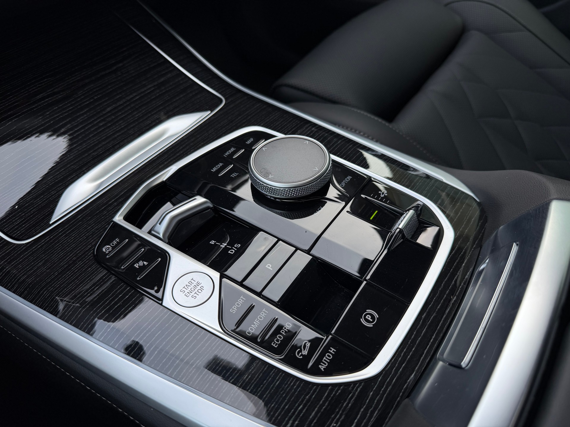 BMW X5 xDrive 48V 30d M Sport Pro Steptronic-image-26