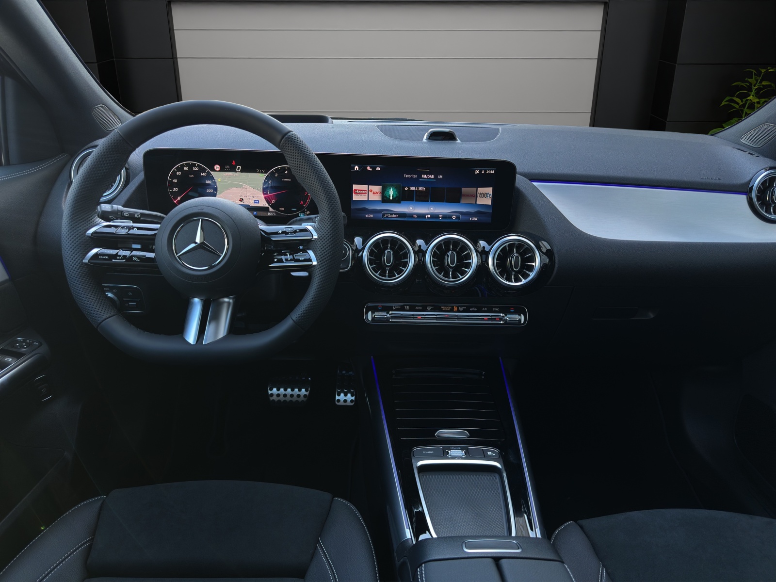 MERCEDES-BENZ GLA 200 Night Star 7G-DCT-image-10