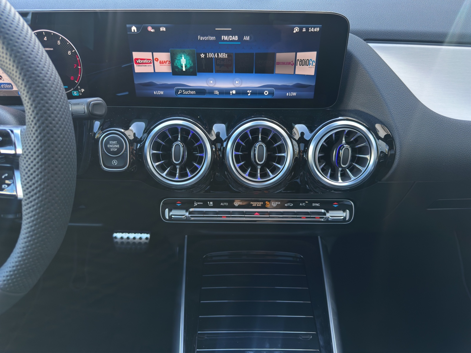 MERCEDES-BENZ GLA 200 Night Star 7G-DCT-image-13