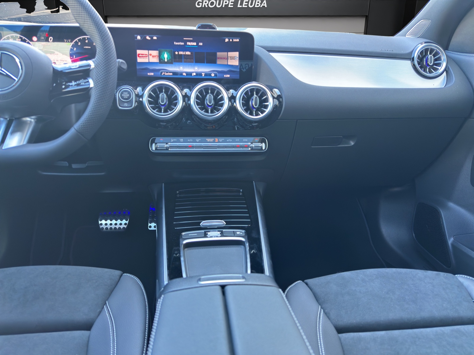MERCEDES-BENZ GLA 200 Night Star 7G-DCT-image-11