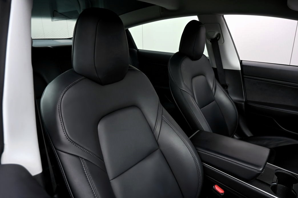 TESLA Model 3-image-5