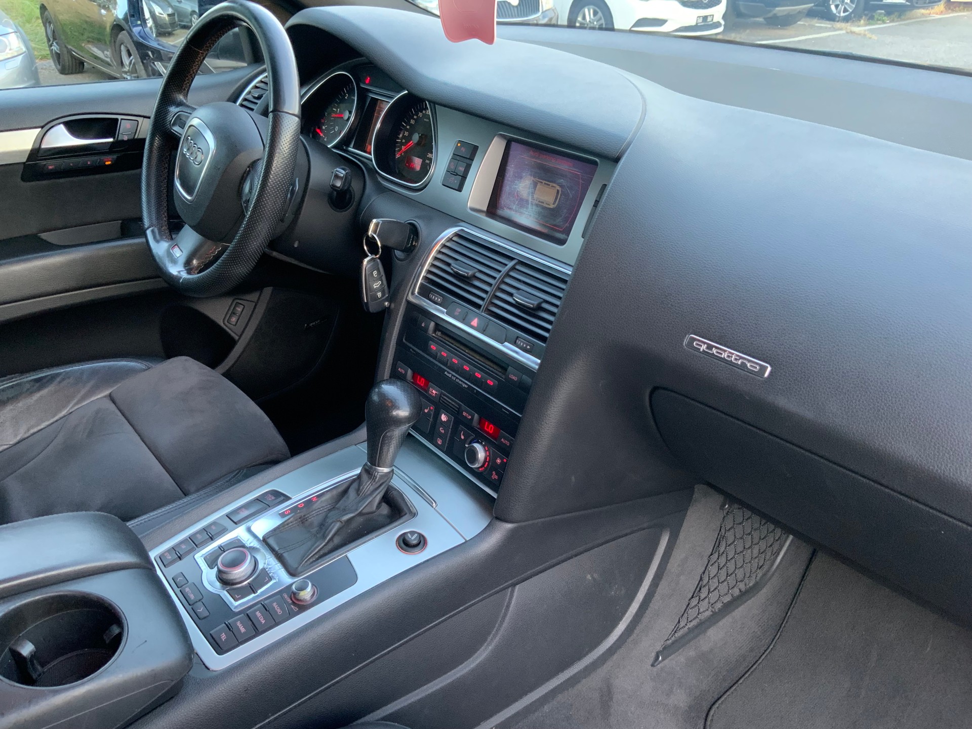 AUDI Q7 4.2 TDI quattro tiptronic-image-12