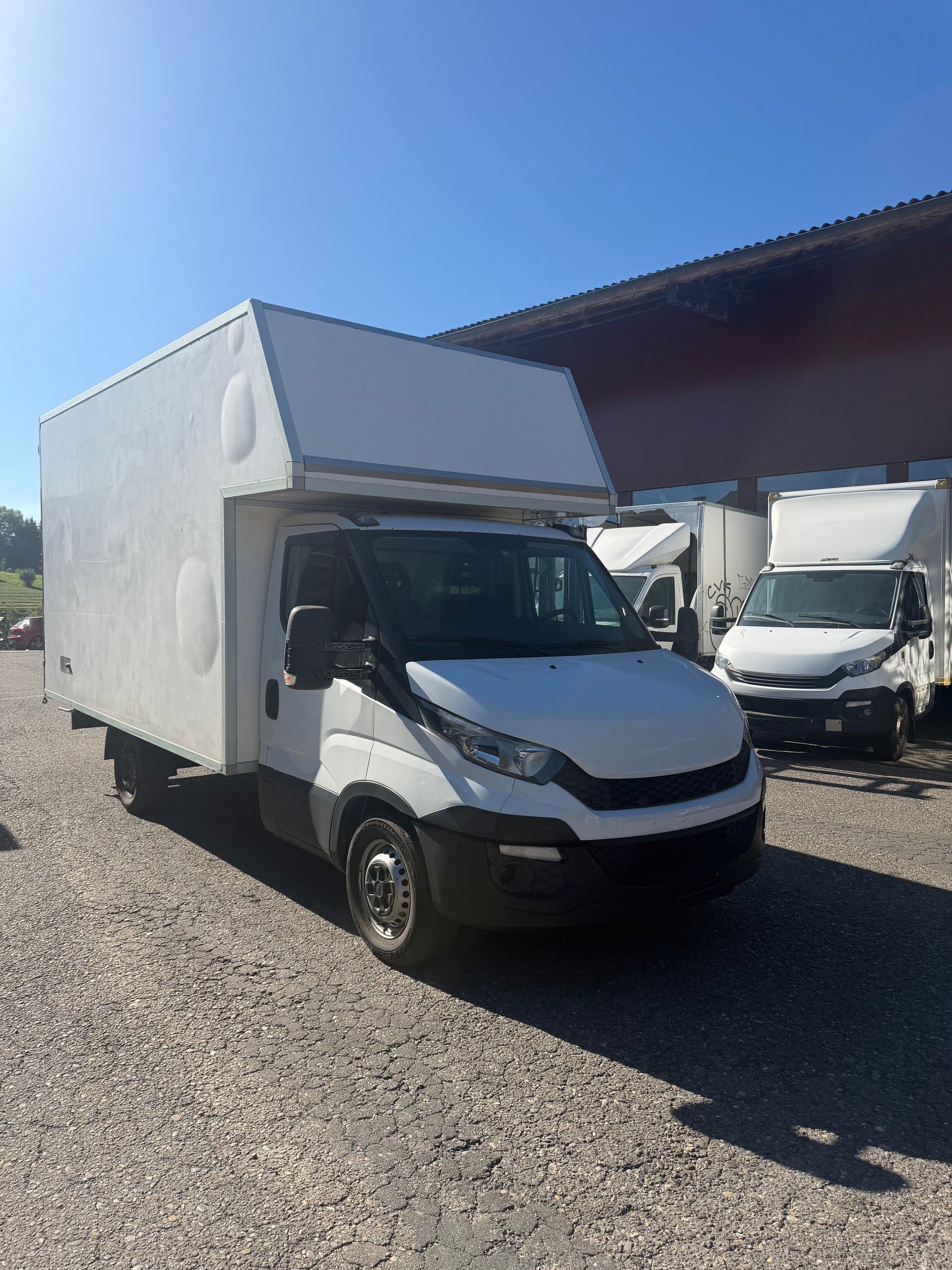 IVECO 35 S 17-image-1