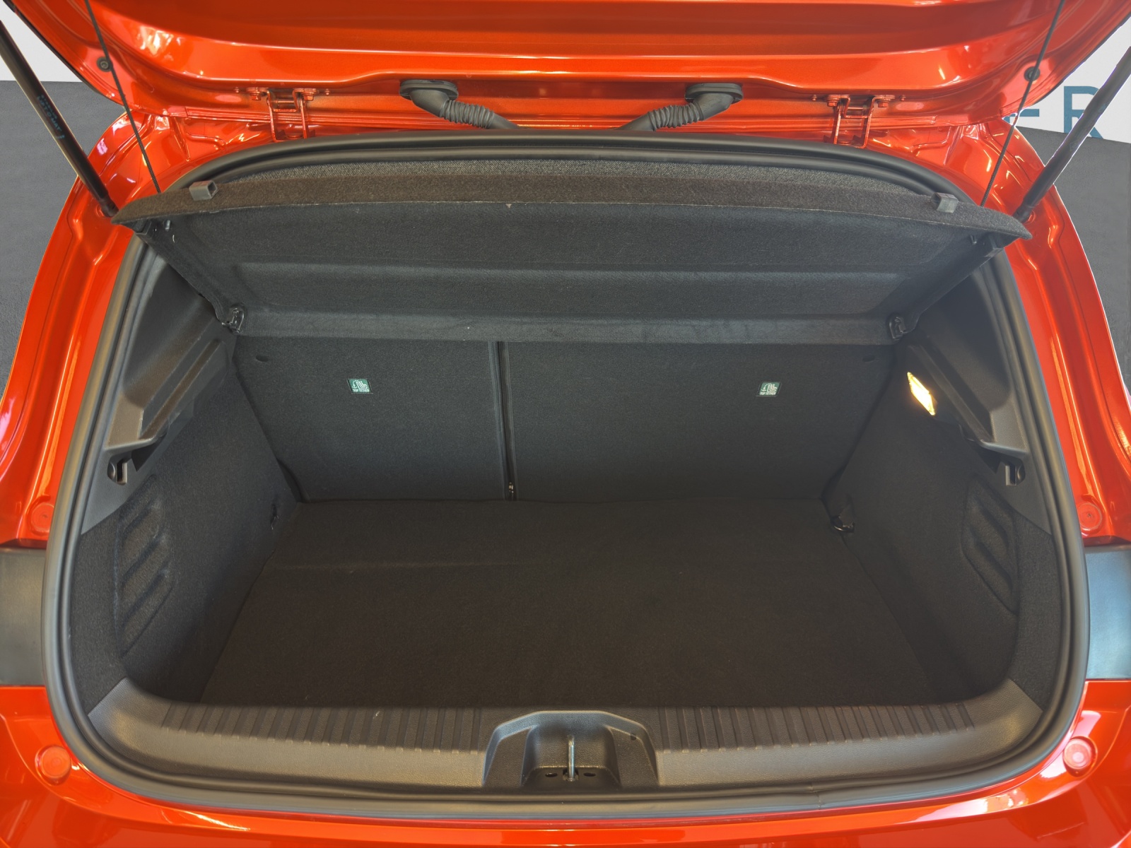 RENAULT CLIO 1.6 E-Tech techno-image-6
