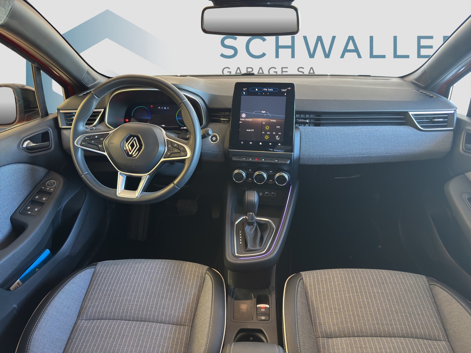 RENAULT CLIO 1.6 E-Tech techno-image-9