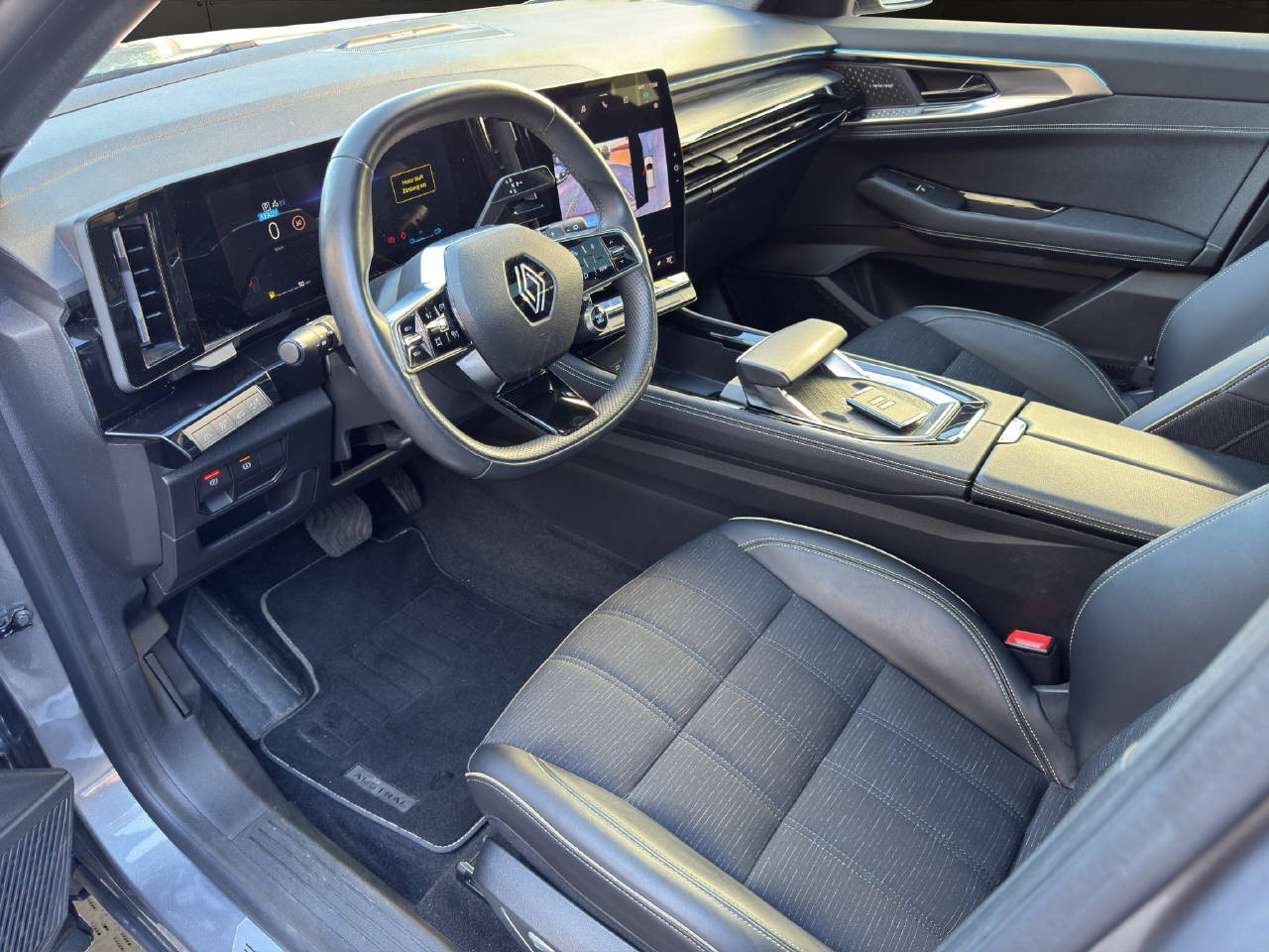 RENAULT Austral 1.2 E-Tech iconic-image-4