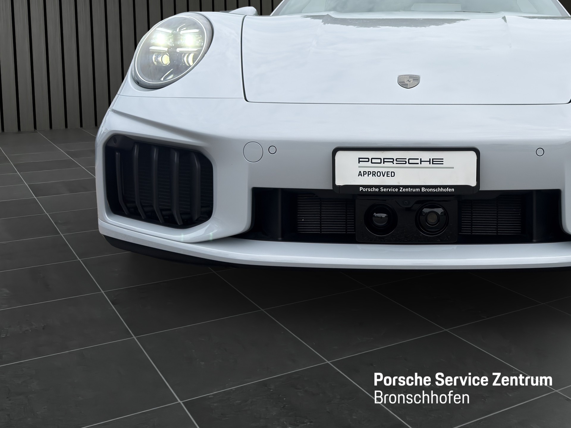 PORSCHE 911 Turbo S Cabriolet-image-28