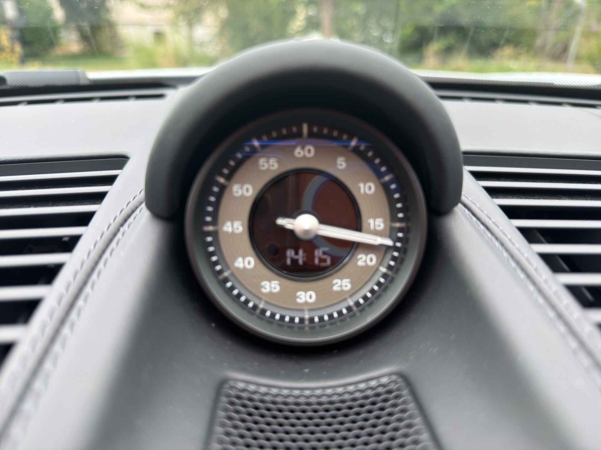 PORSCHE 911 Turbo S Cabriolet-image-24