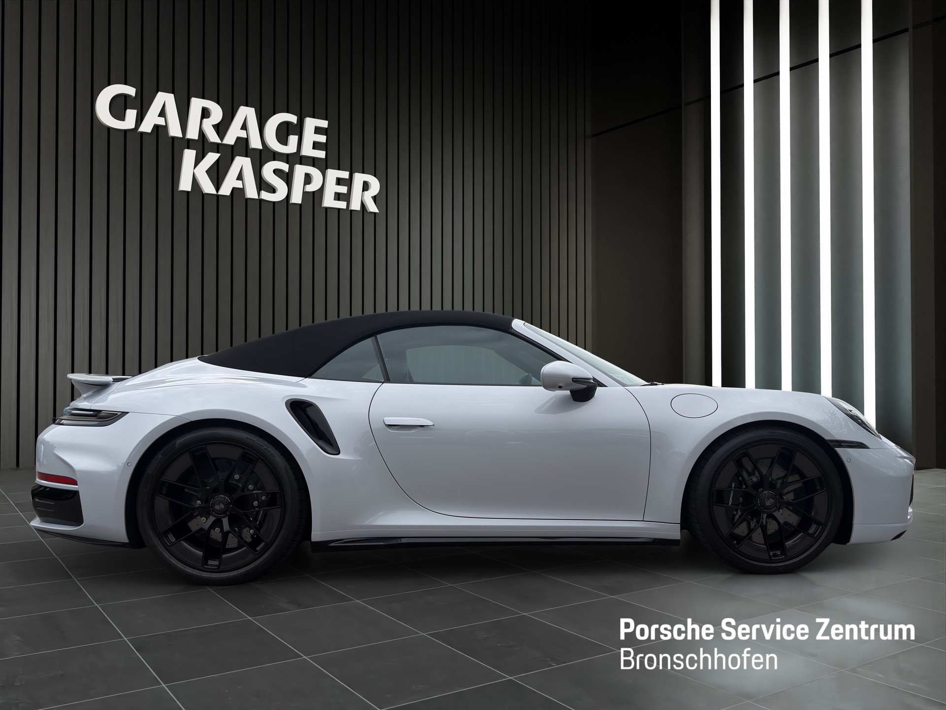 PORSCHE 911 Turbo S Cabriolet-image-5