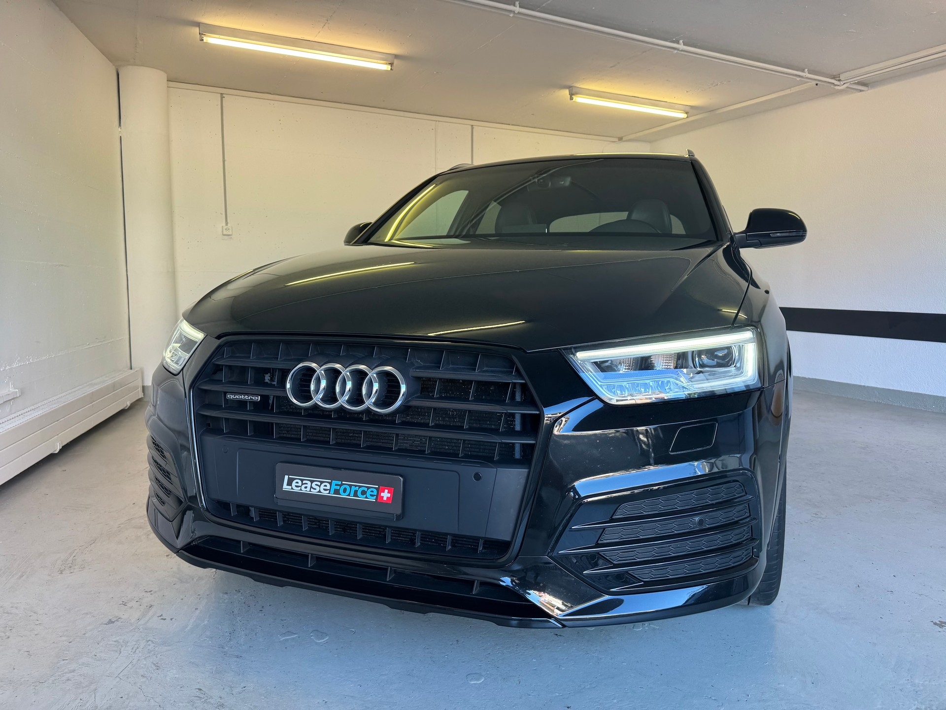 AUDI Q3 2.0 TDI sport quattro S-tronic-image-0