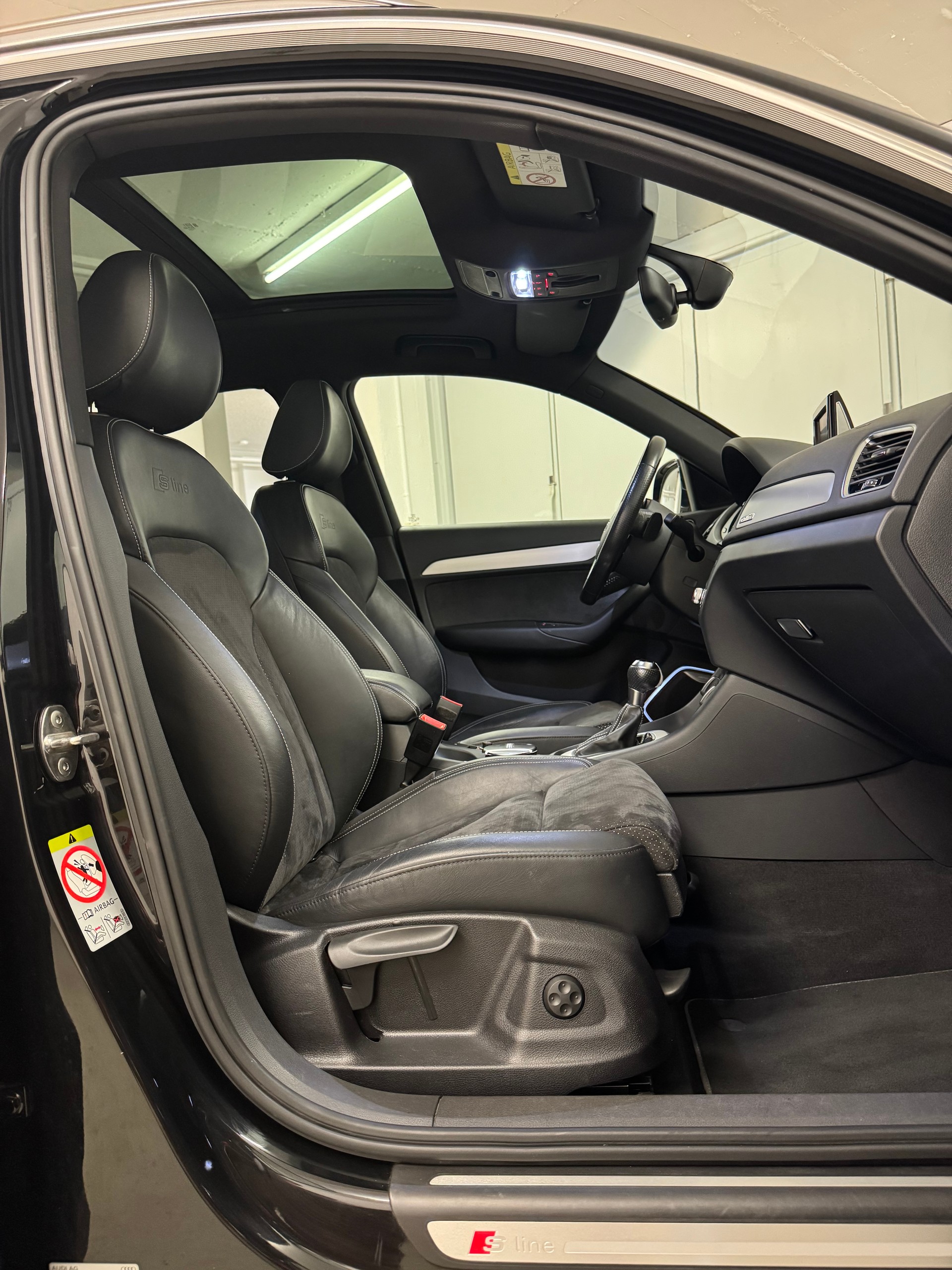 AUDI Q3 2.0 TDI sport quattro S-tronic-image-6