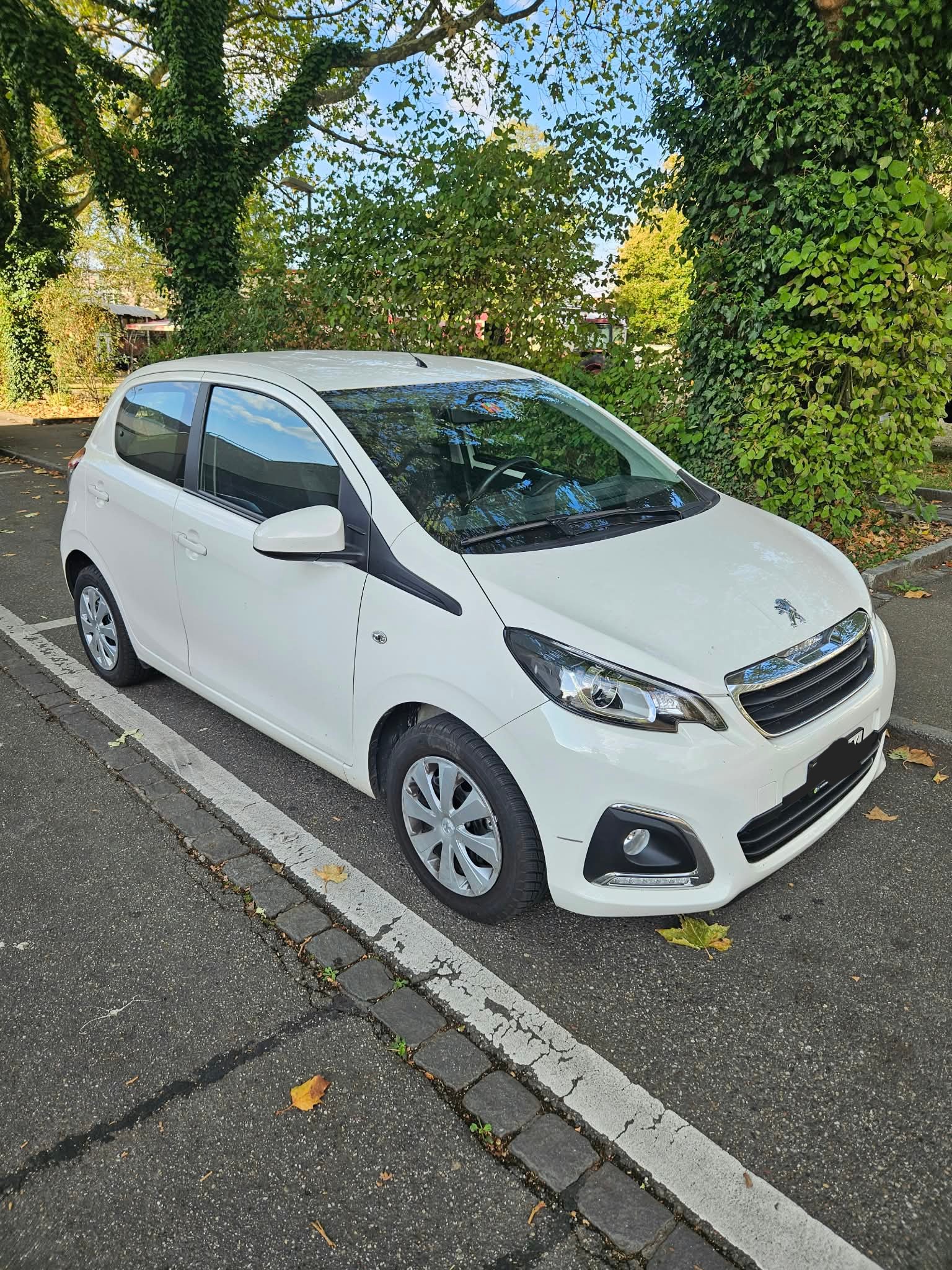 PEUGEOT 1.2 PureTech Allure-image-2