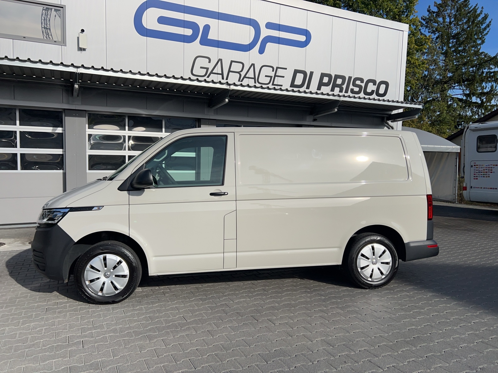 VW T6.1 2.0 TDI 4Motion DSG-image-1