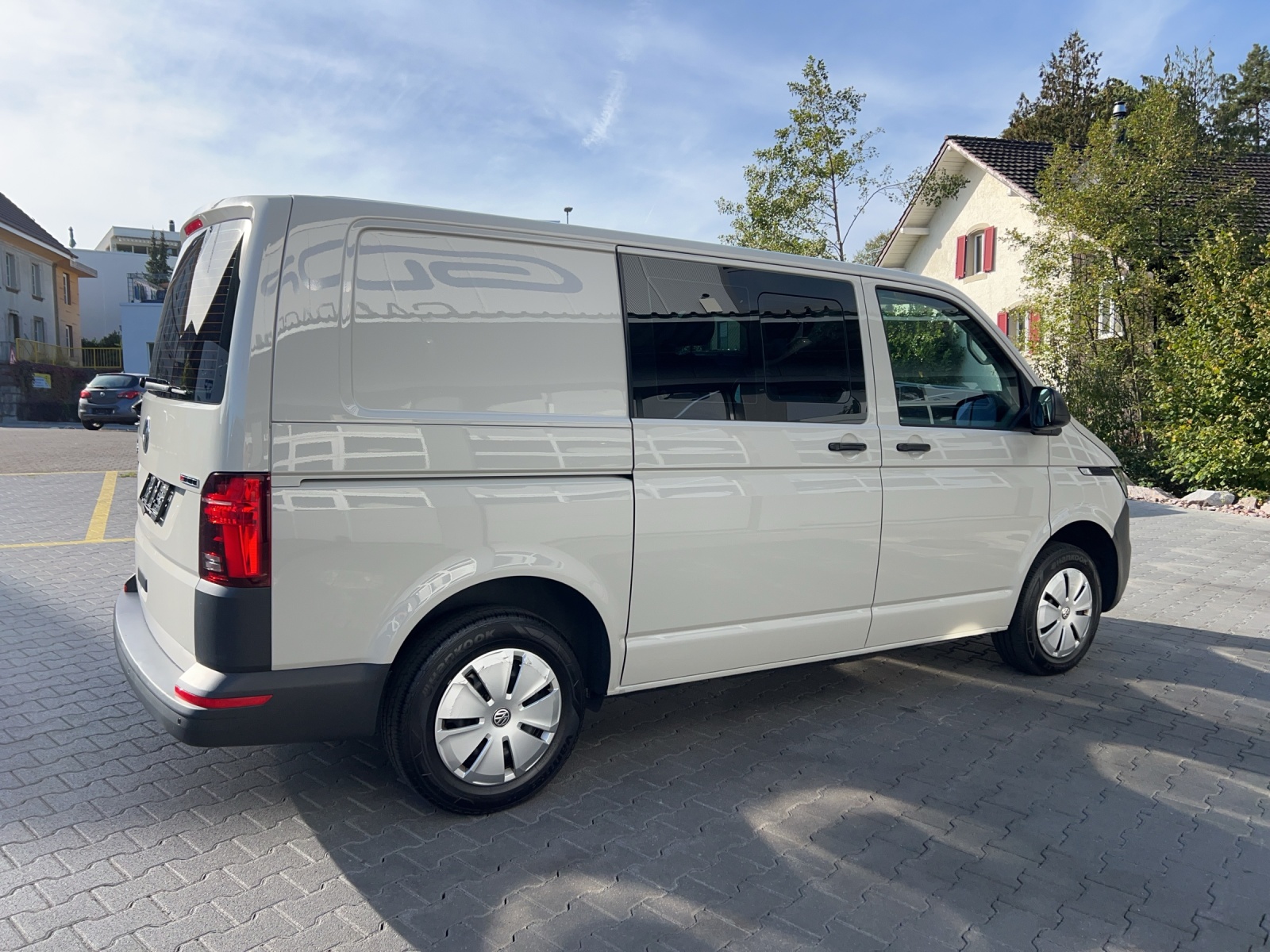 VW T6.1 2.0 TDI 4Motion DSG-image-3