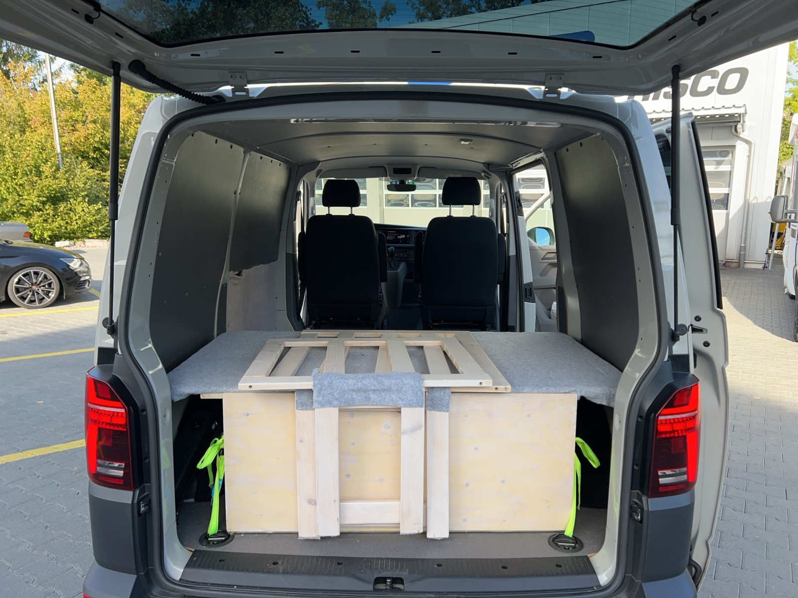 VW T6.1 2.0 TDI 4Motion DSG-image-7