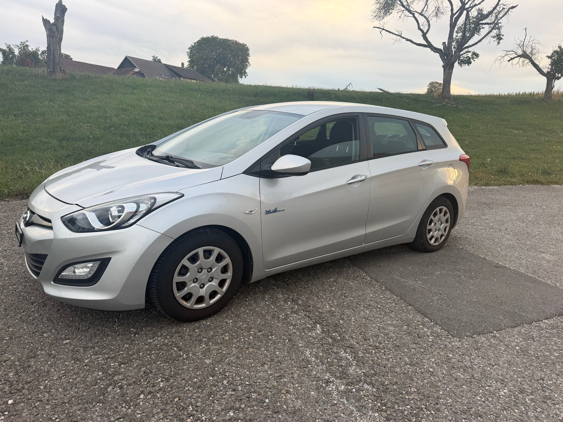 HYUNDAI i30 Wagon 1.4 Comfort-image-9