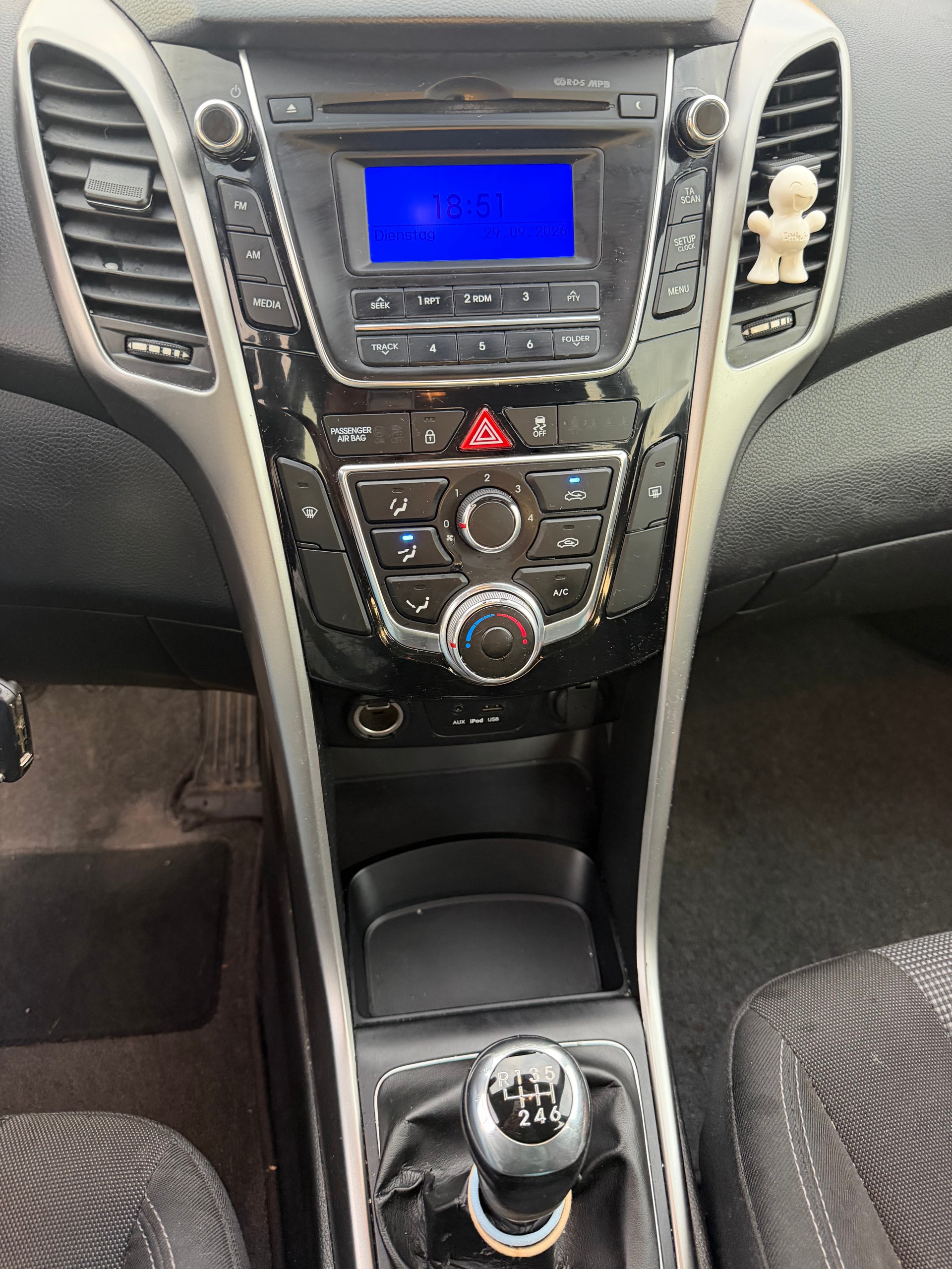 HYUNDAI i30 Wagon 1.4 Comfort-image-7