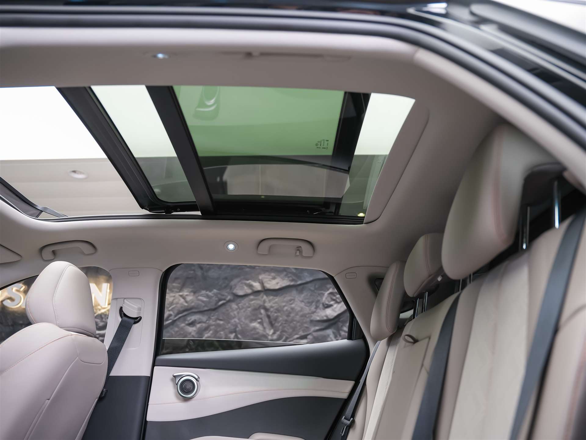 BYD Atto 3 EVO 74.8 kWh Excellence AWD *SOFORT Verfügbar*Werksgarantie*Panorama*Lenkradheizung*360° Kamera*-image-13