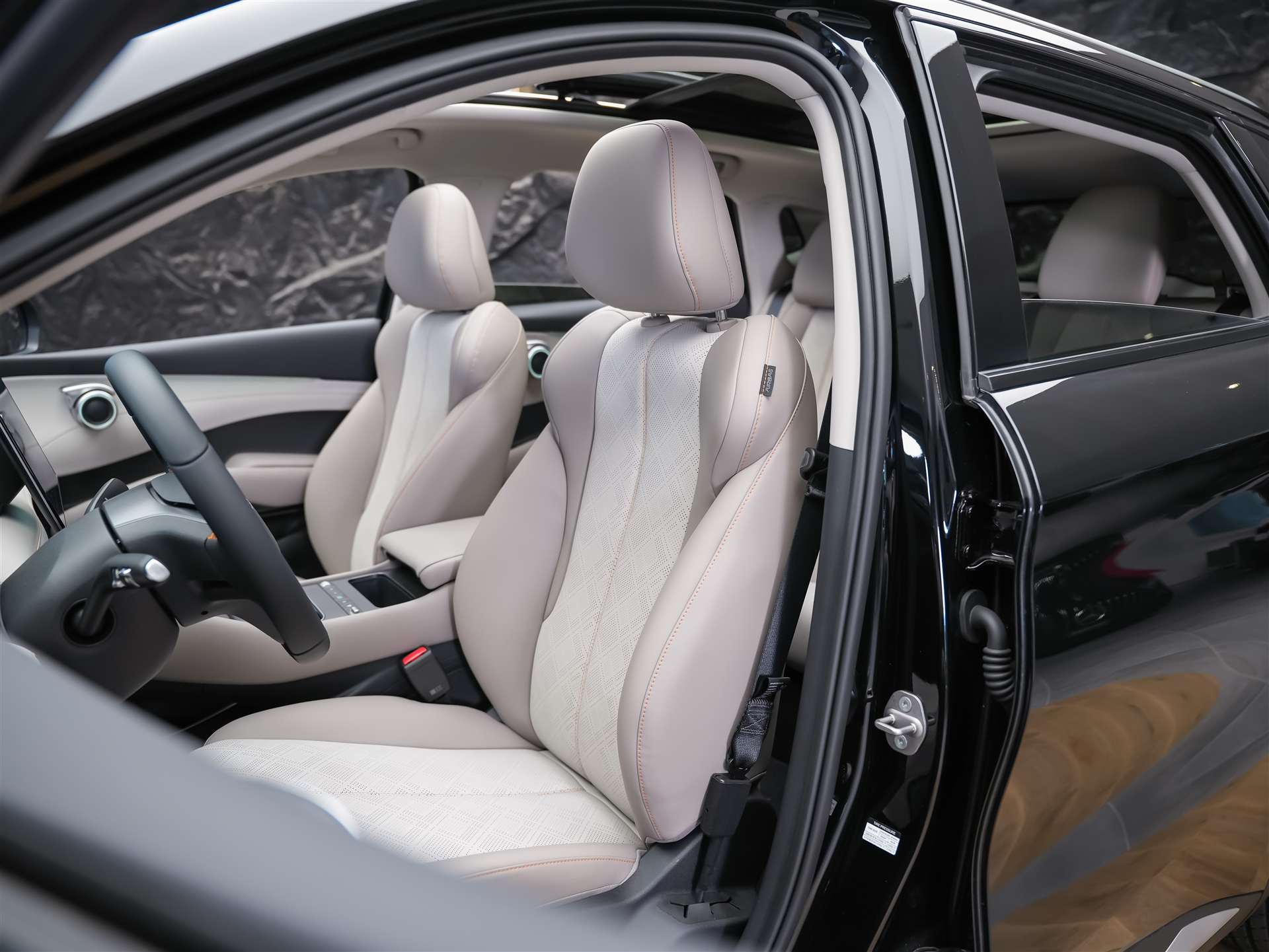 BYD Atto 3 EVO 74.8 kWh Excellence AWD *SOFORT Verfügbar*Werksgarantie*Panorama*Lenkradheizung*360° Kamera*-image-9