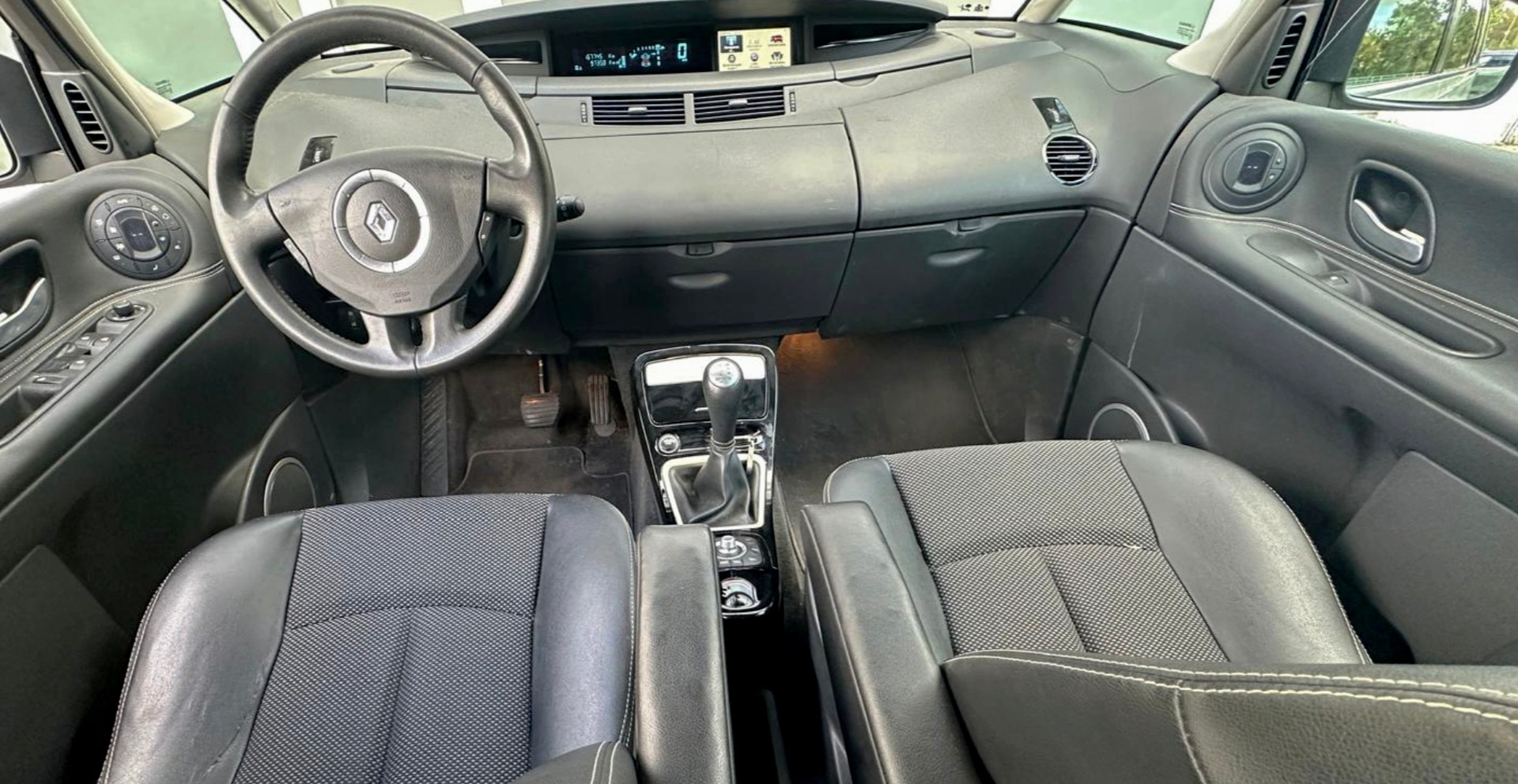 RENAULT Espace 2.0 dCi Dynamique Automatic-image-7
