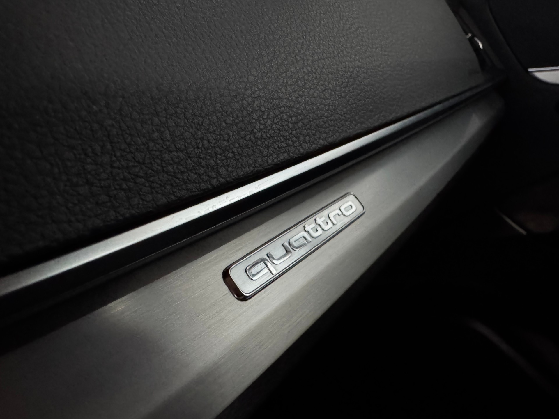 AUDI Q5 2.0 TDI sport quattro S-tronic-image-12
